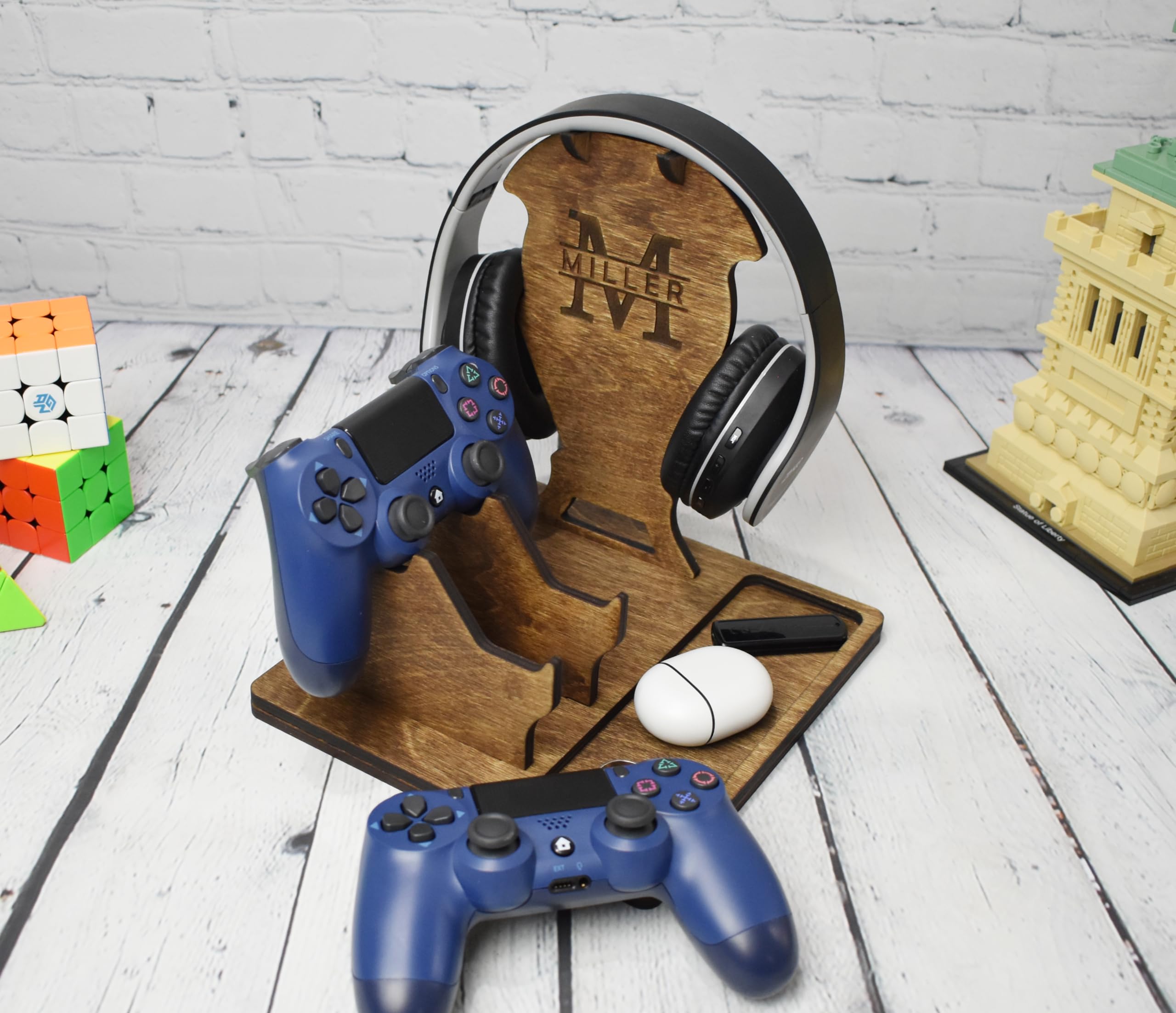 Wooden Headphone & Controller Stand - Gaming Gift for Christmas & Home Use