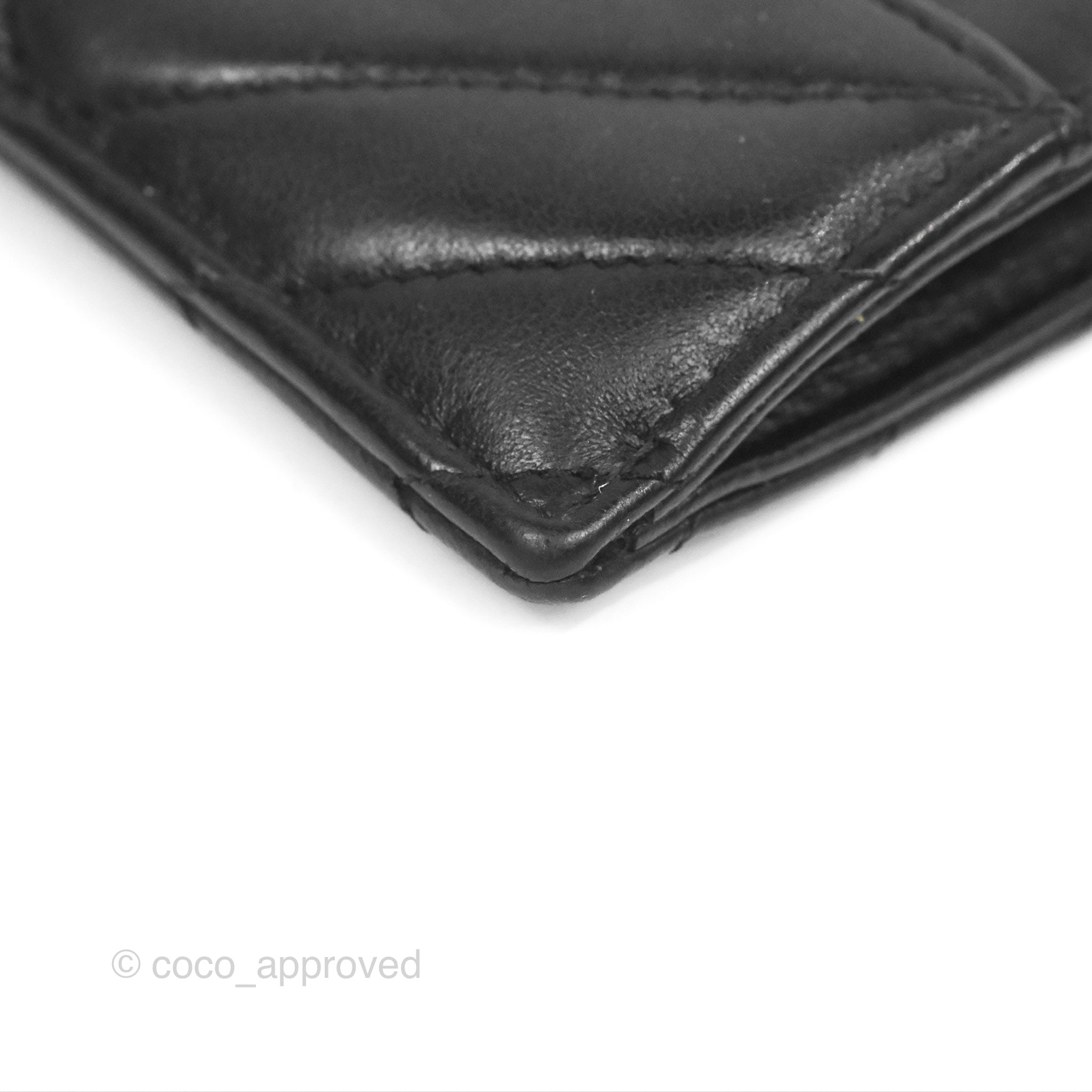 Chanel Chevron CC Zipped Card Holder in Black Lambskin with Silver Hardware - Luxury Compact Wallet for Everyday Use & Travel Essentials