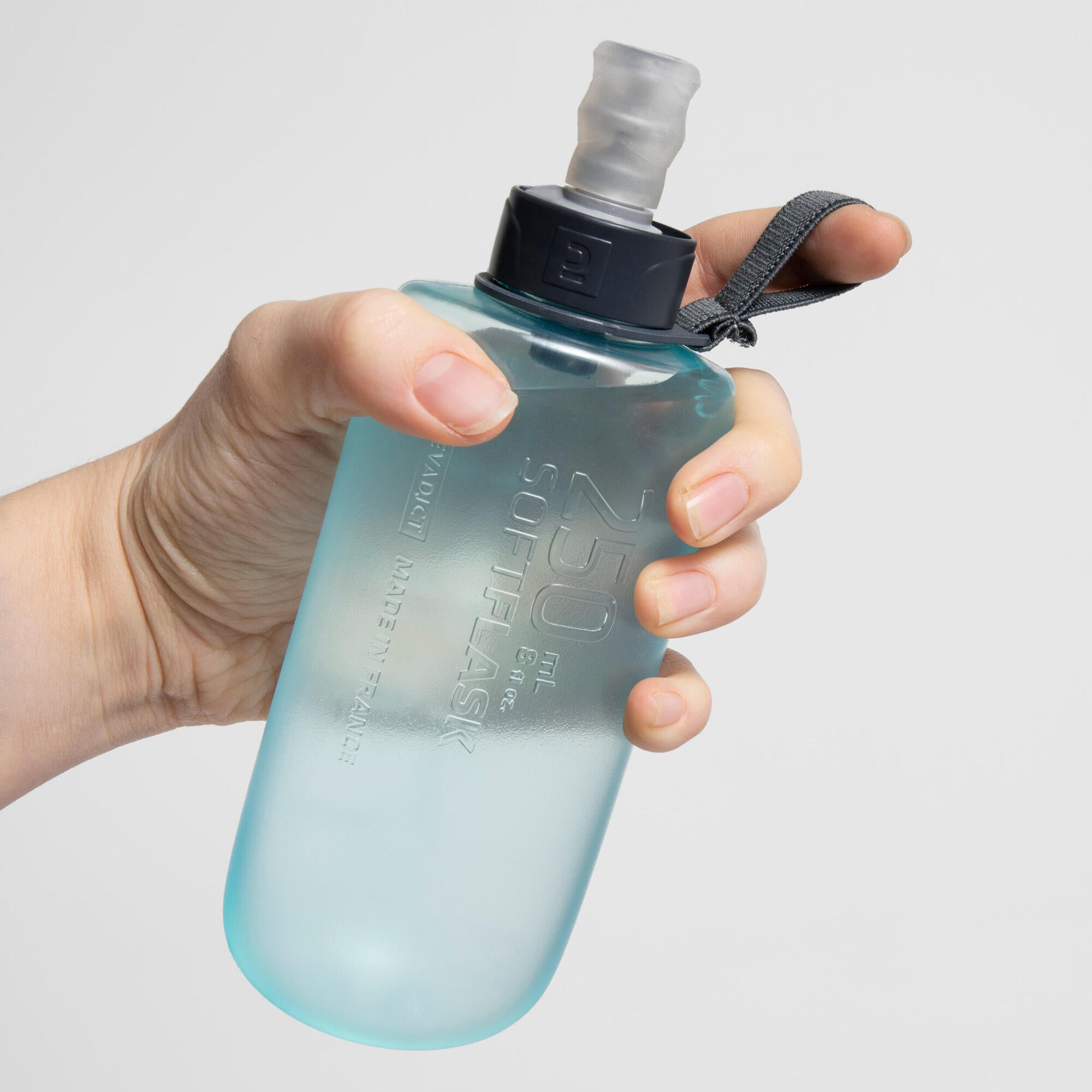 Kiprun Trail Running Soft Flask 250ml/8.5oz - Lightweight Hydration Pack for Outdoor Hiking, Marathon & Fitness - BPA Free Collapsible Water Bottle for Runners & Athletes