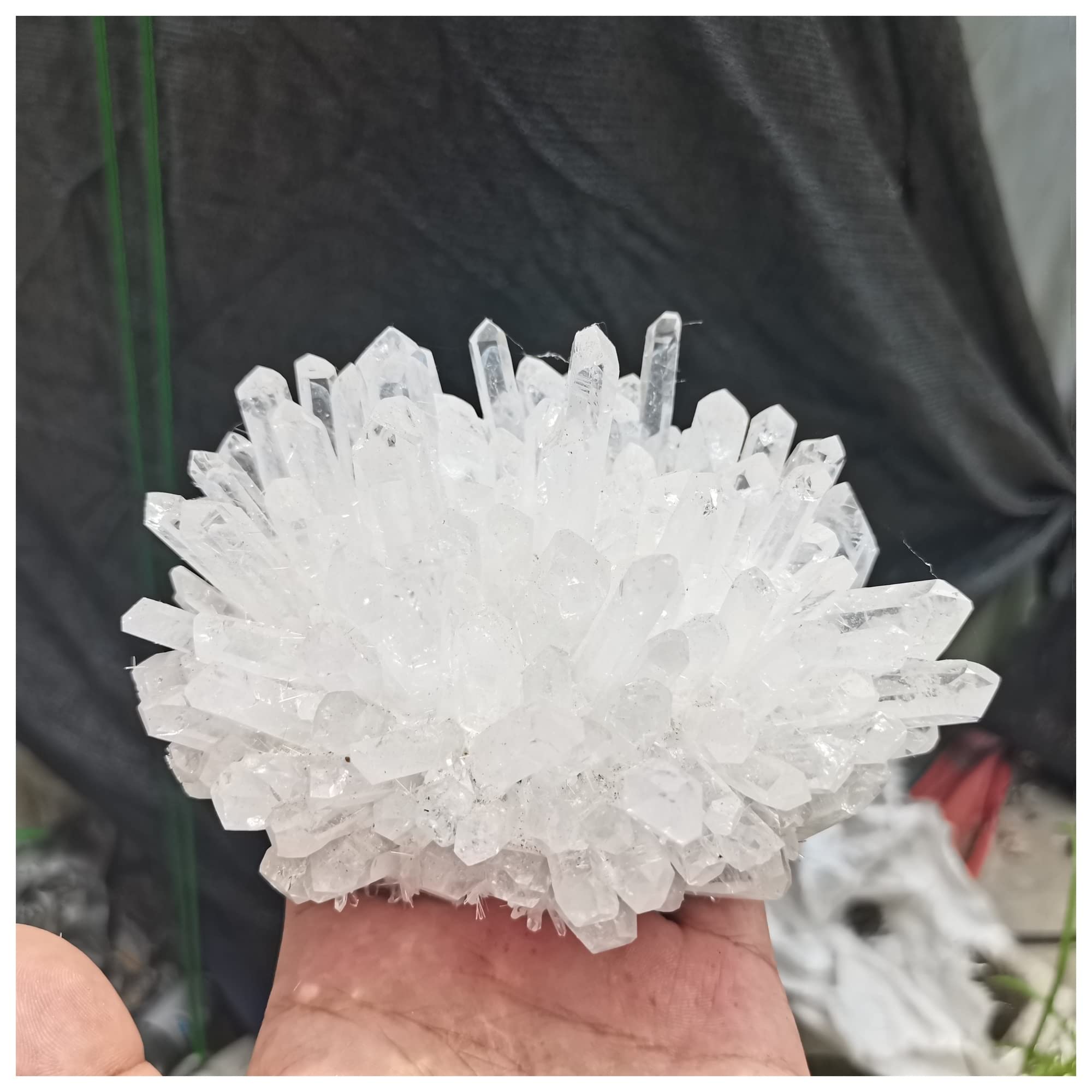 Natural Clear Quartz Cluster Freeform Reiki Stones - 600-700g Home & Office Decor, Aquarium Decoration, Healing Crystal for Meditation, Feng Shui, Yoga & Spiritual Gifts