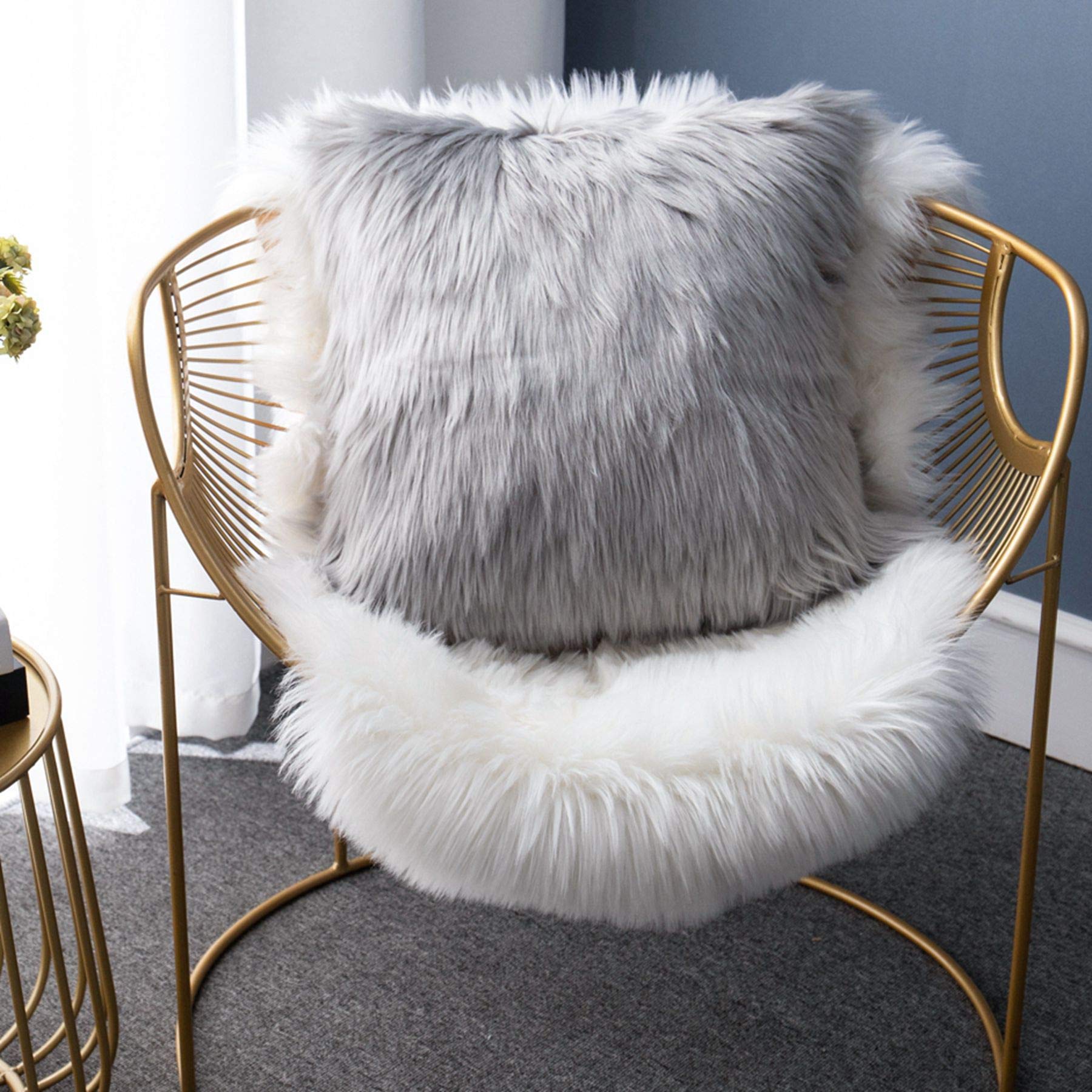 LIGICKY Luxury Soft Faux Fur Throw Pillow Cover 20x20 Inches - Grey Plush Square Cushion Case for Sofa, Bed, Couch - Perfect for Living Room Decor, Home Styling & Cozy Winter Nights