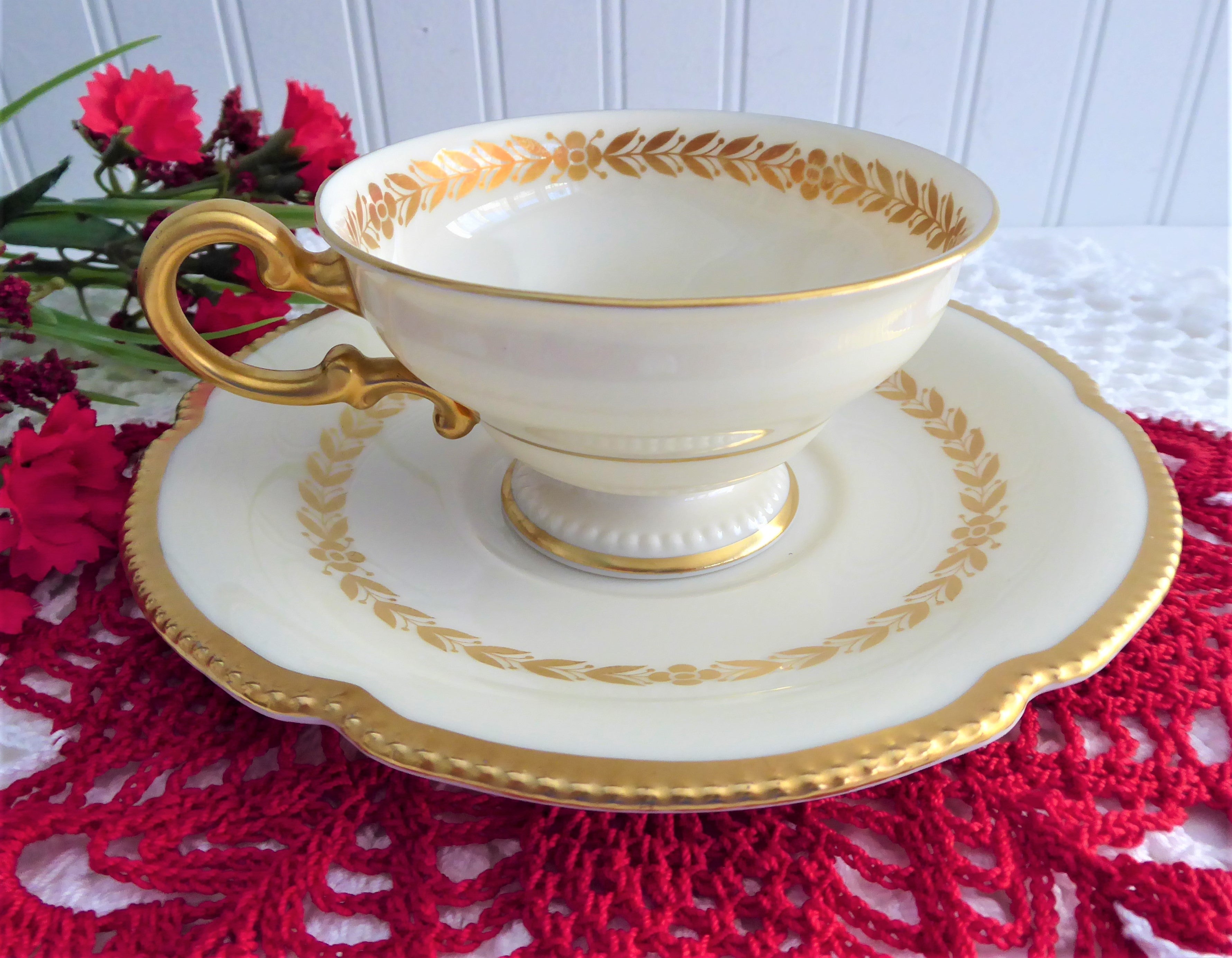 Castleton USA Aria Gold Laurel Wreath Cup and Saucer Set - Elegant Burnished Gold Trim - Perfect for Afternoon Tea, Bridal Showers & Formal Dining