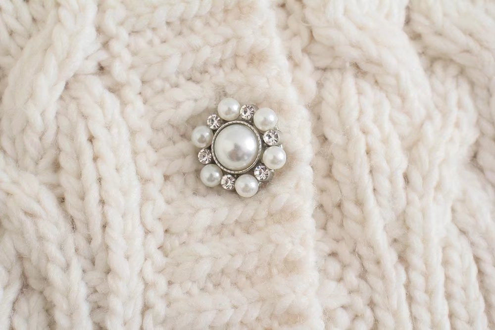 Stylish Autumn Button Sweater Coat - Fashionable Costume Jewelry for Women | Perfect for Fall Layering & Casual Outfits