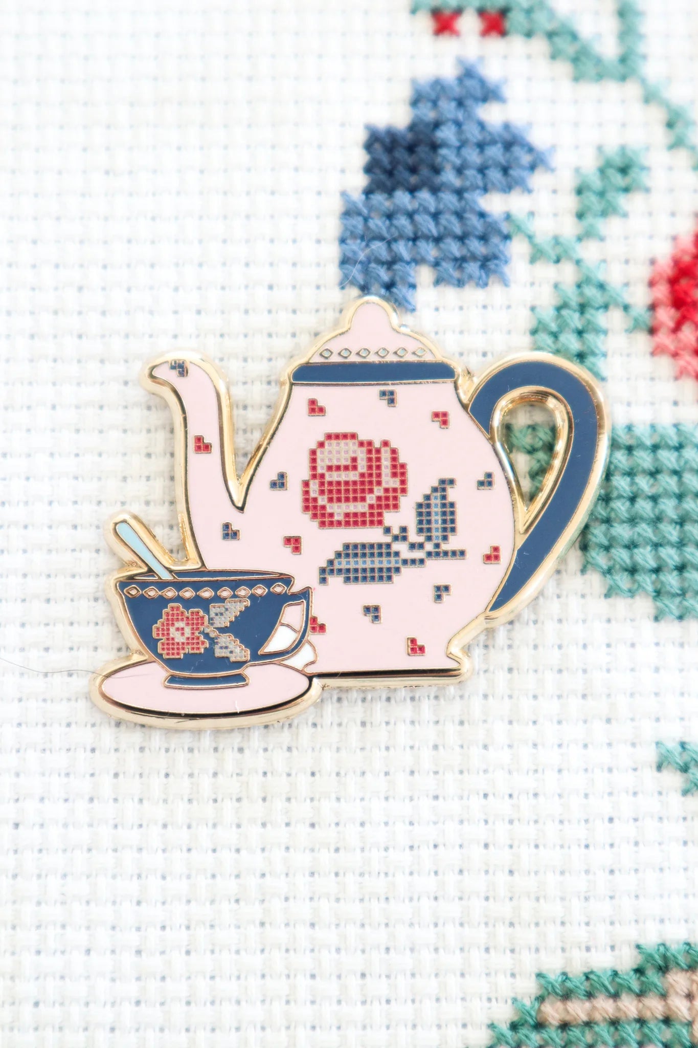 Flamingo Toes Rose Tea Set Needle Minder - Magnetic Pin Holder for Sewing, Quilting & Embroidery - Perfect for Crafters and DIY Enthusiasts
