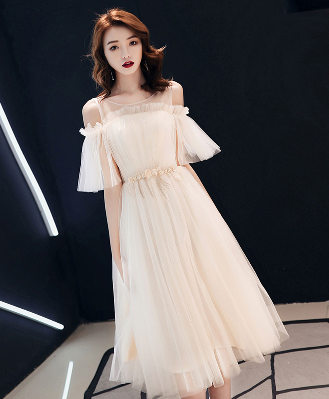 Light Champagne Tulle Short Prom Dress & Homecoming Dress - Elegant Party Gown for Prom Night, Homecoming Dance, Formal Events & Special Occasions