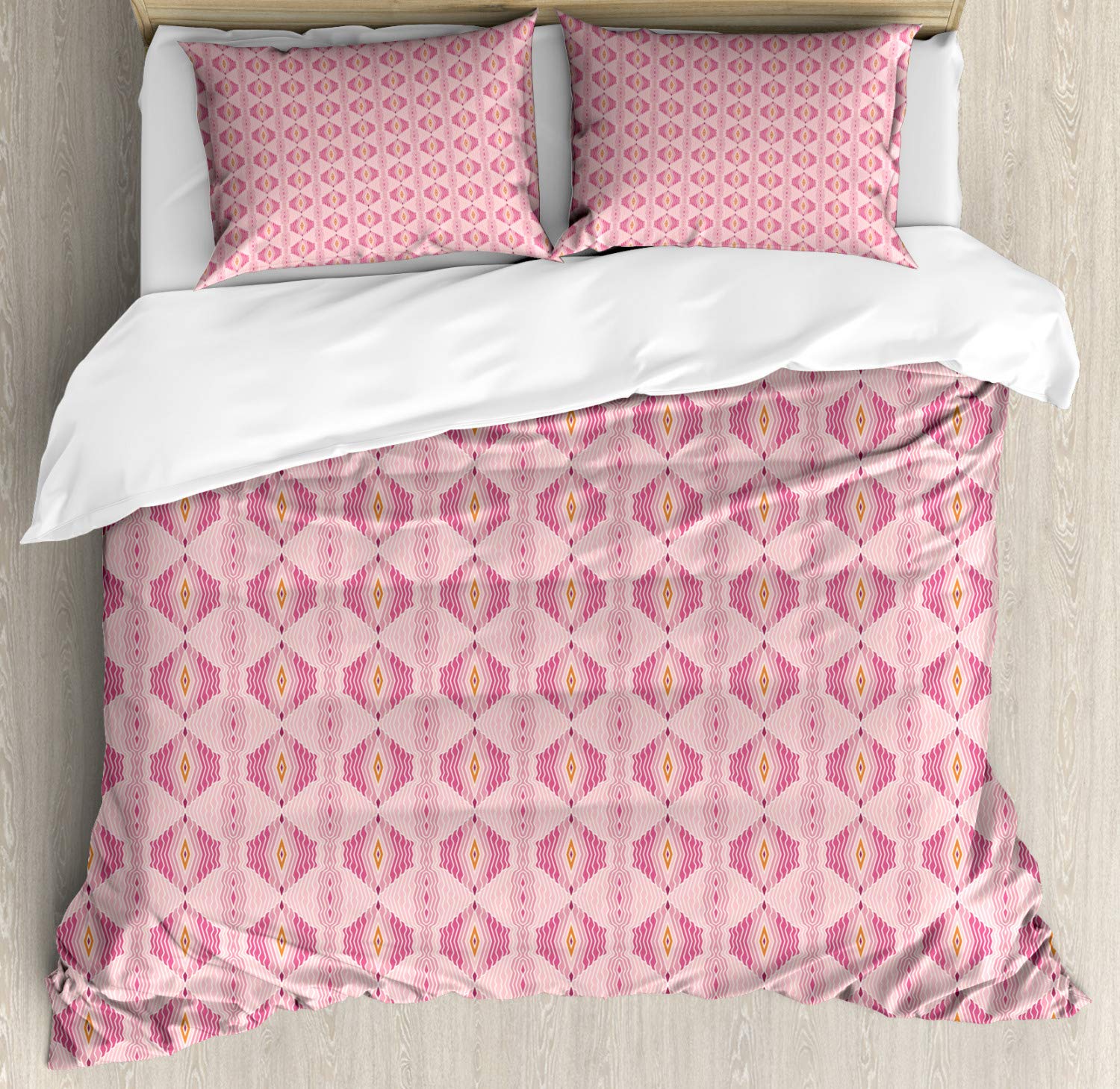 Ambesonne Pink Duvet Cover Set - Queen Size Geometric Retro Bedding with Wavy Rhombus & Thin Lines, 3-Piece Set Includes 2 Pillow Shams | Vintage Home Decor for Master Bedroom, Guest Room & Cozy Apartment