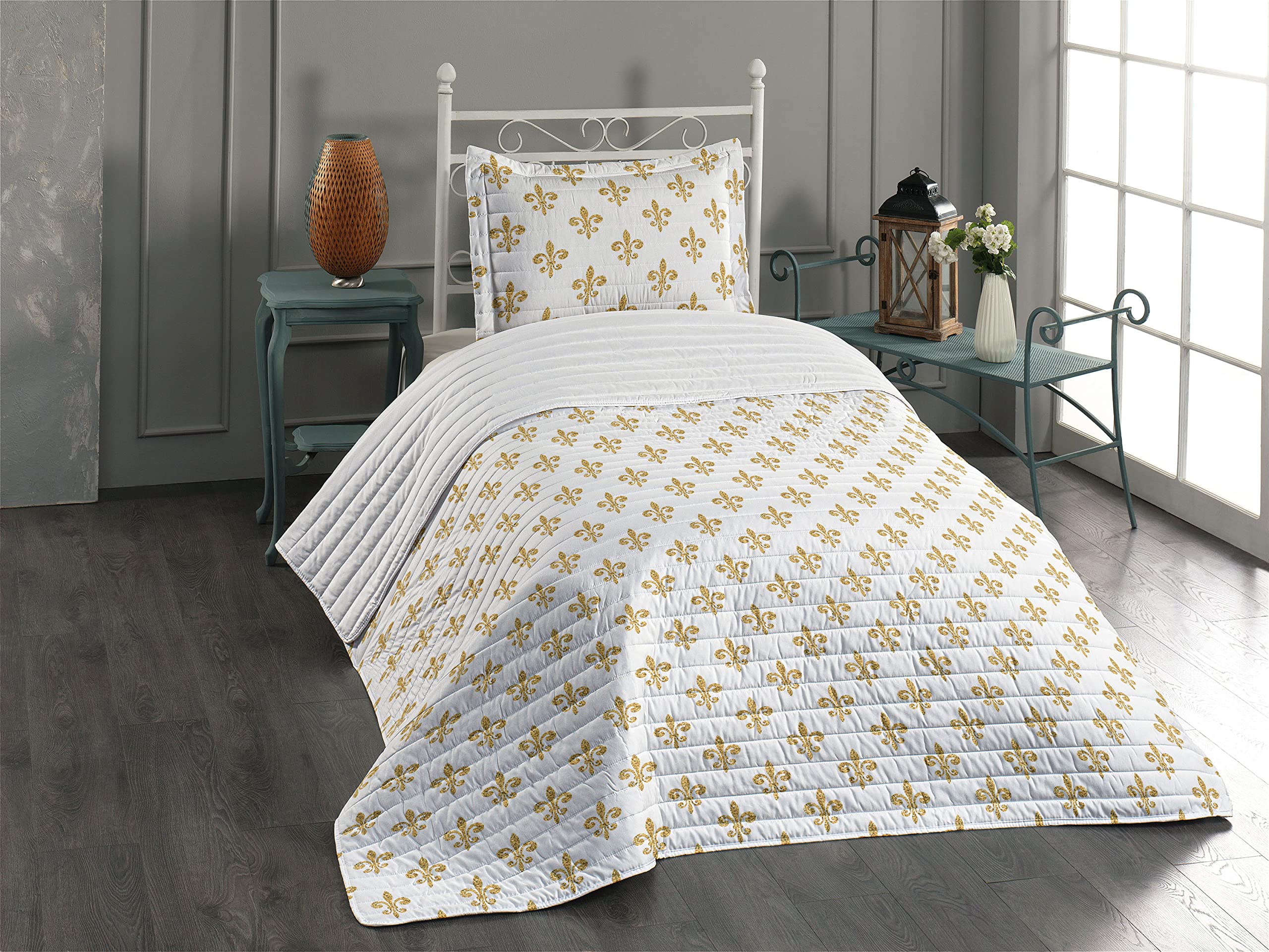Ambesonne Fleur De Lis Microfiber Bedspread Set - Vintage European Lily Print Bedding with Pillow Sham & Comforter, Soft Twin Size in Yellow & White - Perfect for Guest Rooms, Master Bedrooms & Vintage Home Decor