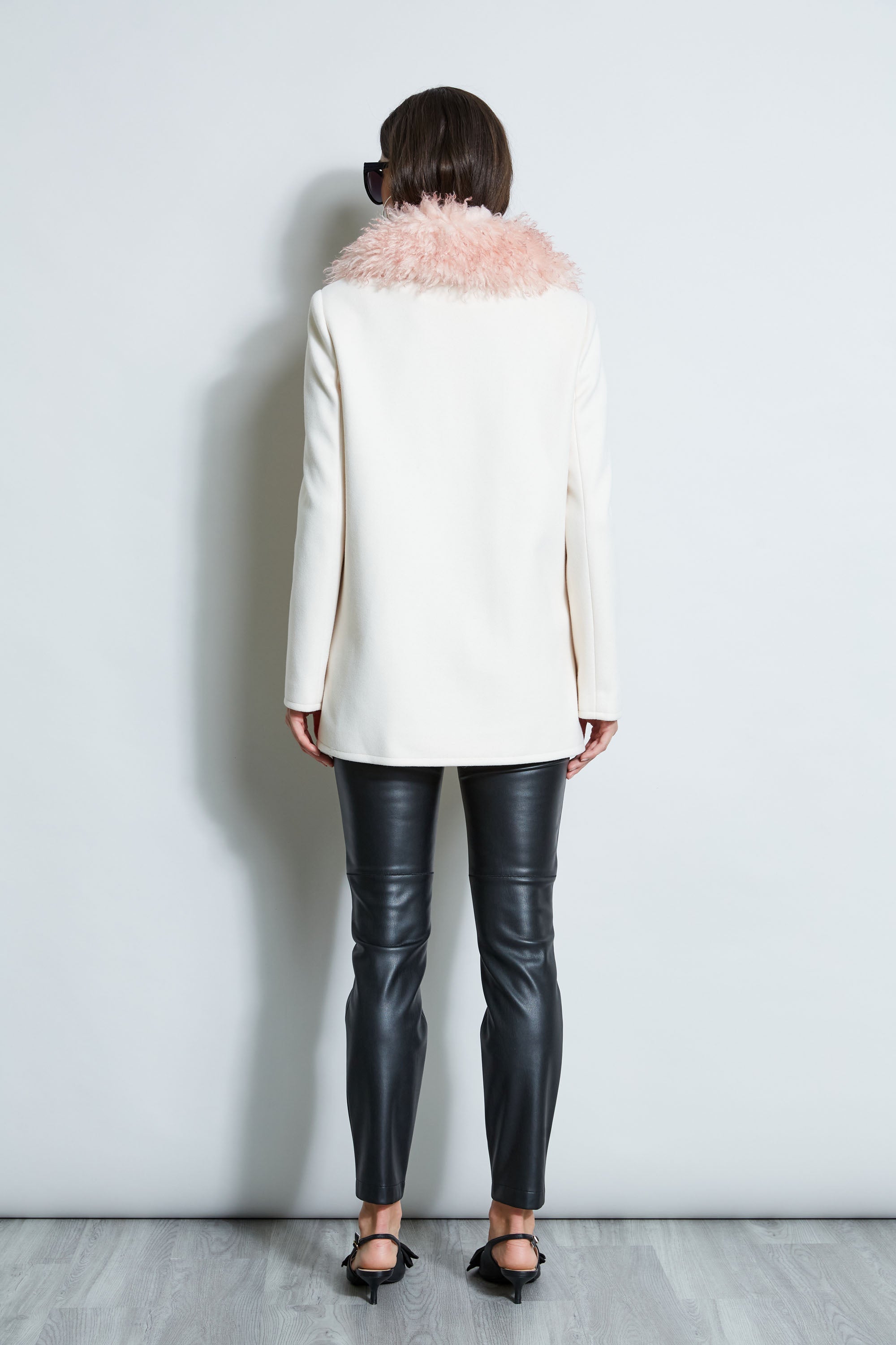 Women's Faux Fur Collar Peacoat Winter Coat - Elegant Warm Jacket for Cold Weather | Perfect for Office, Dating & Outdoor Activities