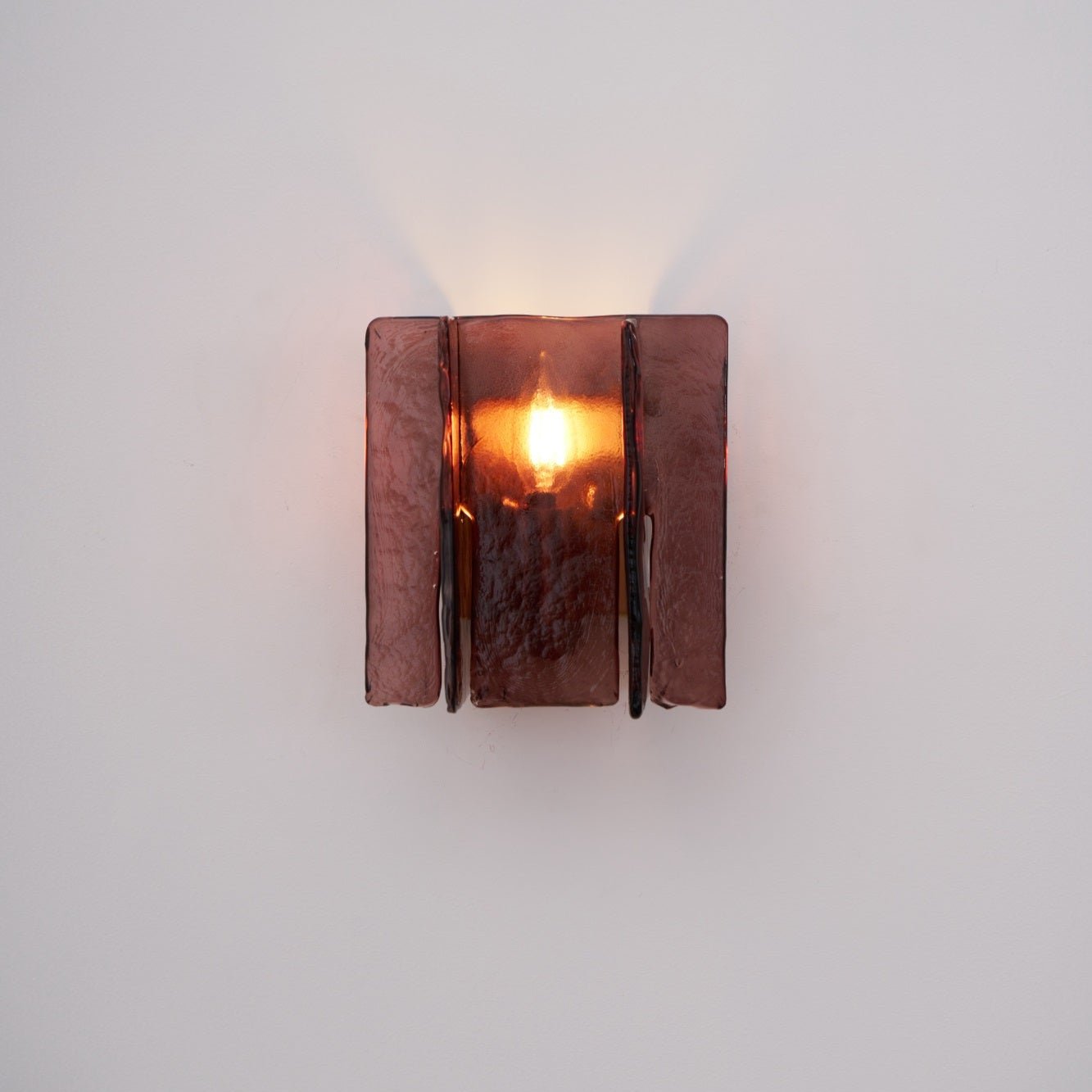Blason Wall Light - Modern Sconce Lighting for Living Room, Bedroom & Hallway - Elegant Indoor Wall Lamp for Home Decor