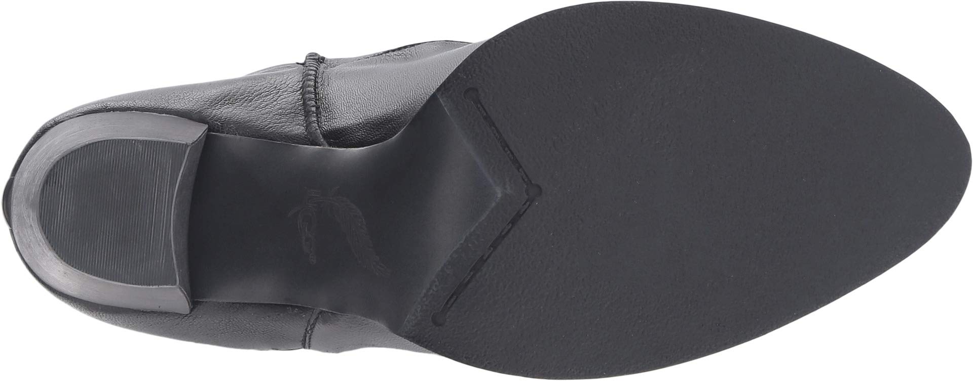 UGG Women's Lynda Black/Black Boots Size 9.5 B (M) - Cozy Winter Boots for Casual Outfits & Outdoor Activities