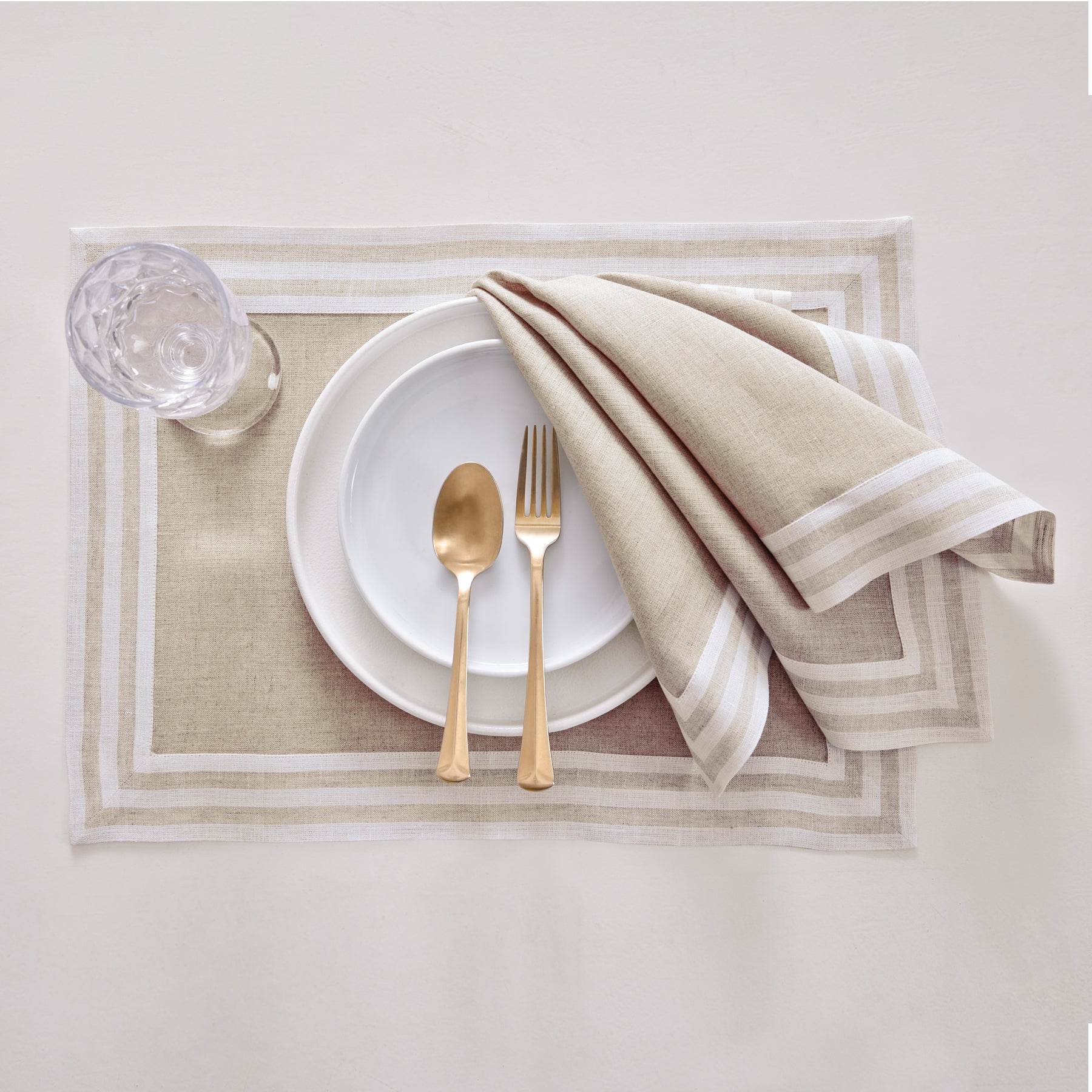 Premium Mila Placemats Set of 4 - Waterproof & Heat-Resistant Table Mats for Dining, Kitchen, and Party Decor - Elegant Home Tableware Accessories
