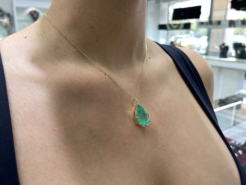 16.15ct 14K Gold Pear Cut Spring Green Emerald Pendant Necklace - 8 Prong Claw Setting, Elegant Teardrop Jewelry for Weddings, Parties & Special Occasions