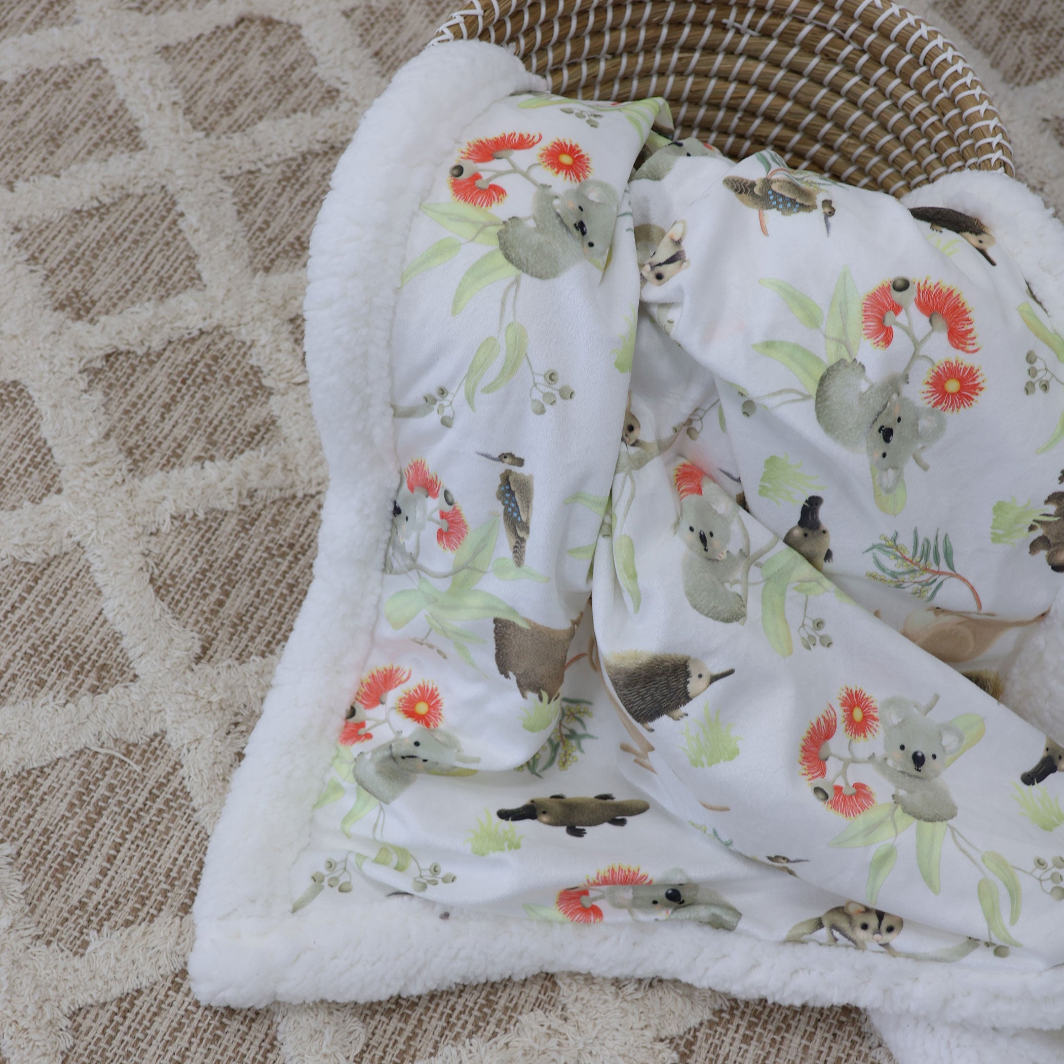 Soft Aussie Animals Cuddle Blanket - Cozy Flannel Throw for Kids & Adults - Perfect for Bedtime, Lounging & Nursery Decor