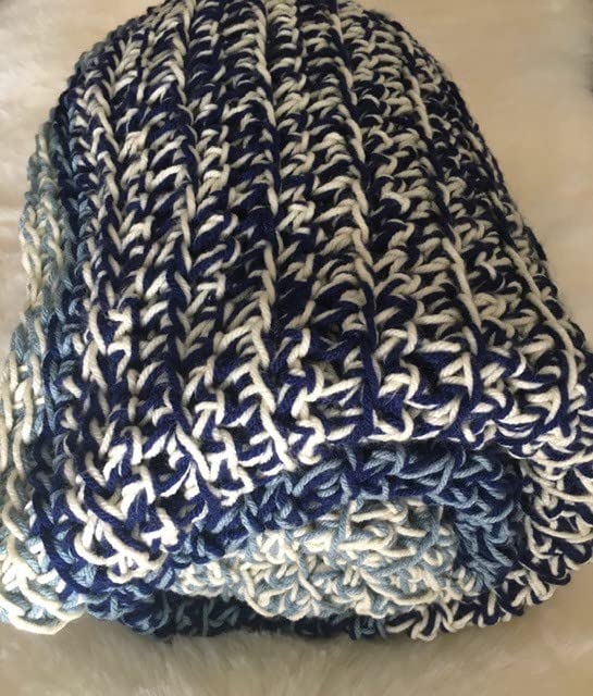 Soft & Cozy Throw Blanket for Couch - Twin Size Fleece Blanket for Bed, Sofa & Travel - Perfect for Netflix Nights, Camping & Gifts