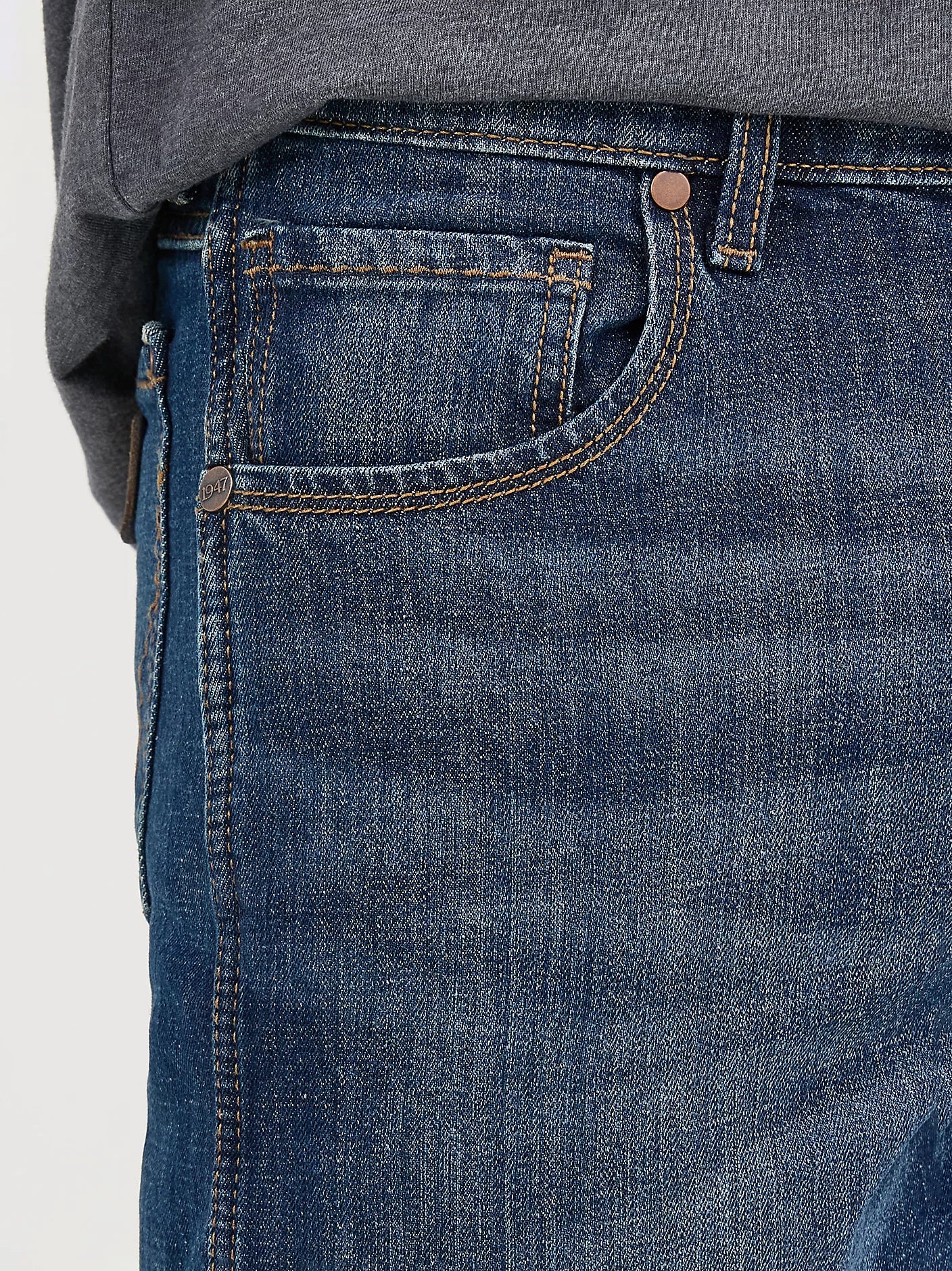 Wrangler Retro® Men's Relaxed Fit Bootcut Jeans - Classic Denim Pants for Casual Wear & Western Style Outfits