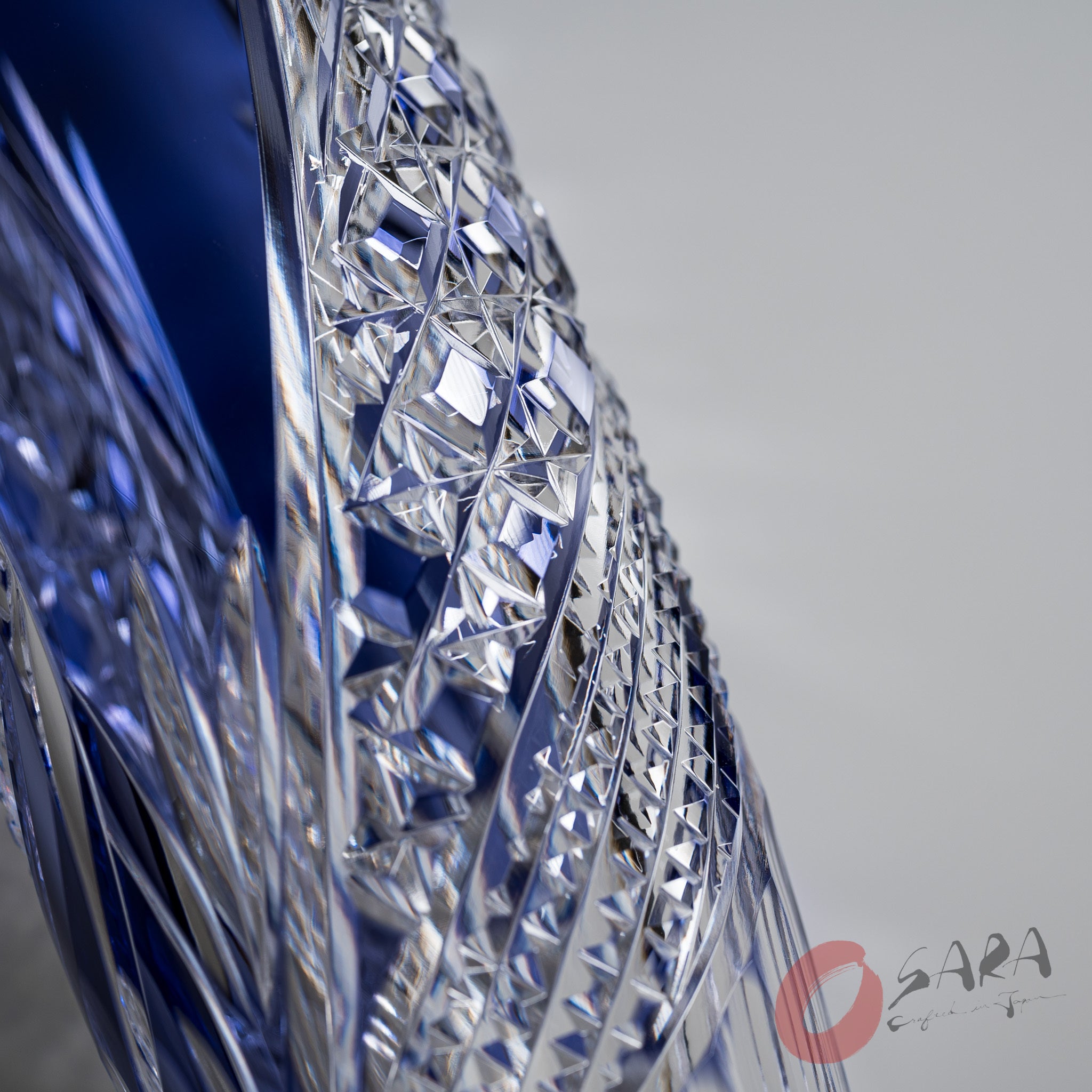 KAGAMI Crystal Edo Kiriko Vase - Japanese Cut Glass Flower Vase for Home Decor, Wedding Centerpiece & Gift Idea (Hokaze Style) | Perfect for Living Room, Dining Table & Special Occasions