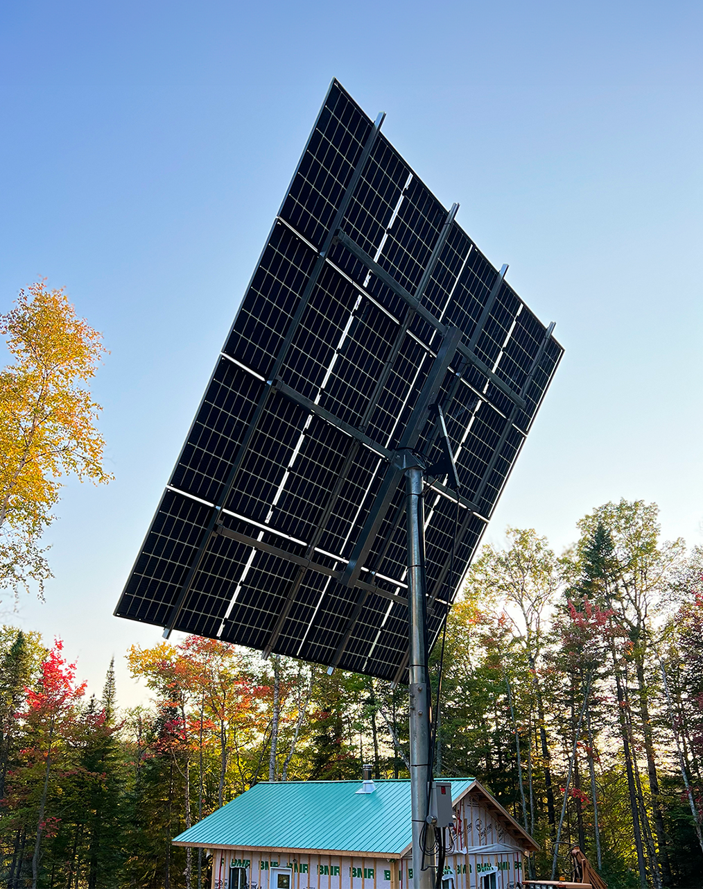 Elios Arbora P8 Solar Panel Pole Mount System for 8 Large Panels | Adjustable Post Mount with Manual Crank | Ideal for Off-Grid Homes, Farms & RV Solar Installations