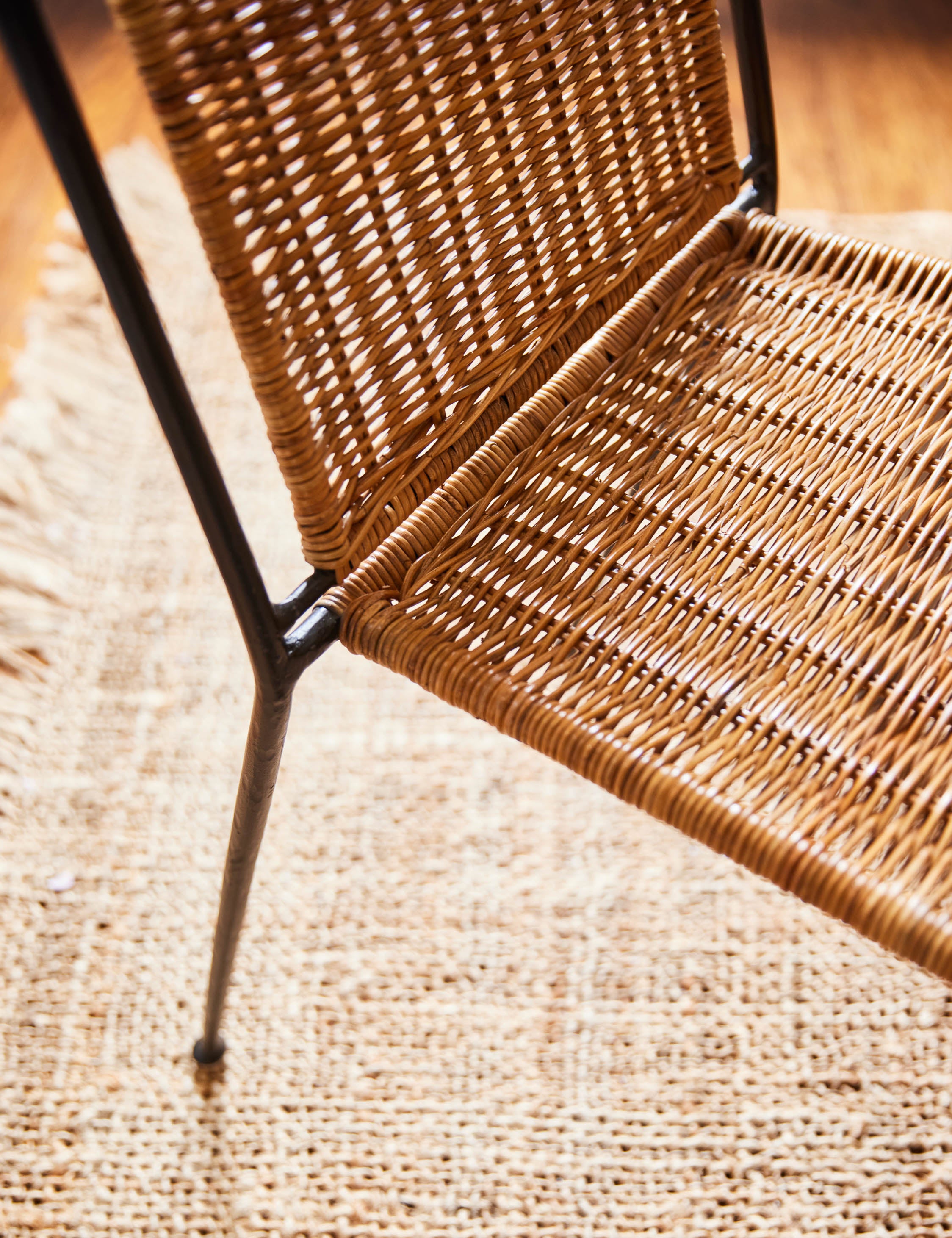Stylish Bonnet Indoor & Outdoor Dining Chair - Weather-Resistant & Comfortable for Patio, Garden, and Restaurant Use