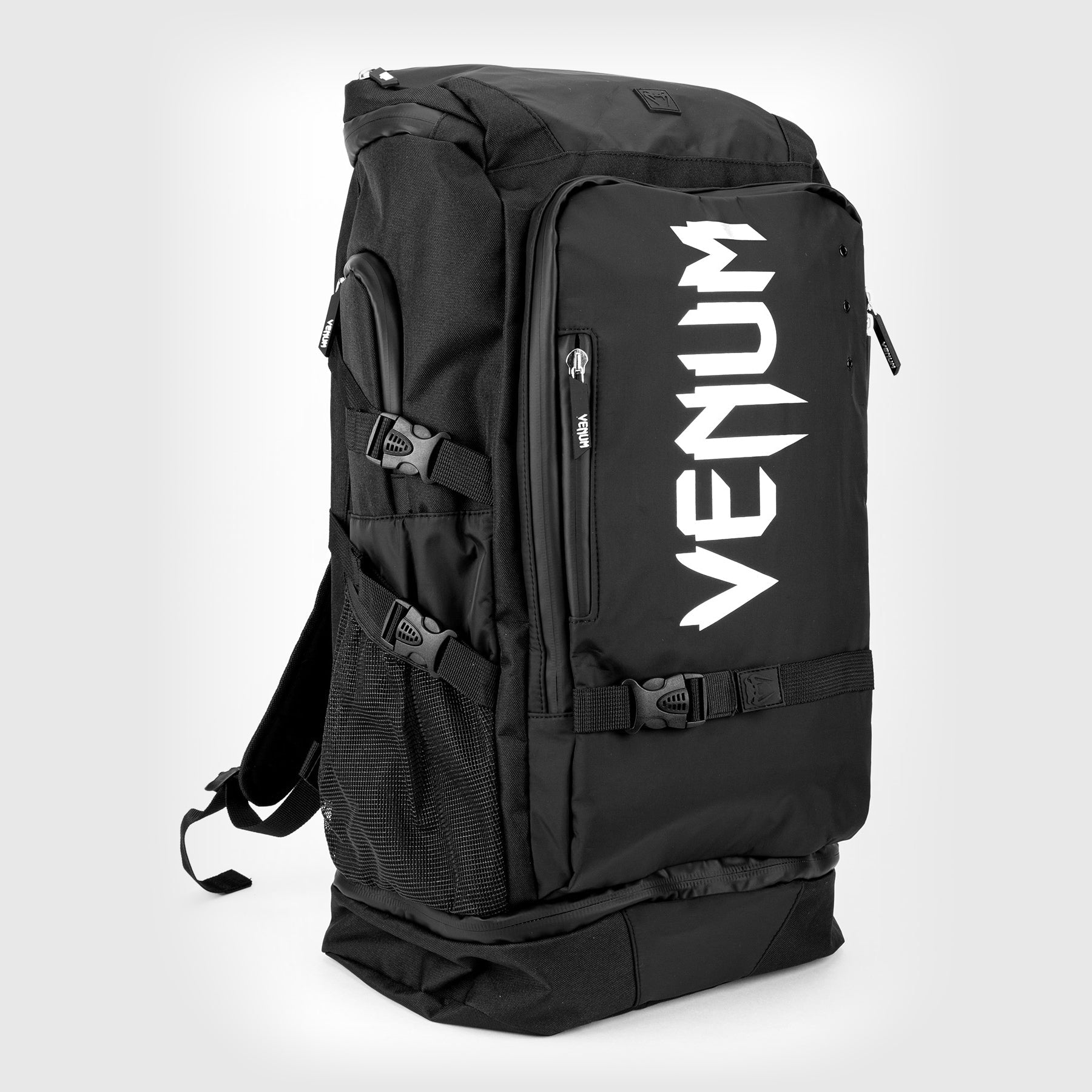 Venum Challenger Xtrem Evo Backpack - Durable MMA & Boxing Gym Bag for Training & Travel - Black/White - Perfect for Fighters, Athletes & Fitness Enthusiasts