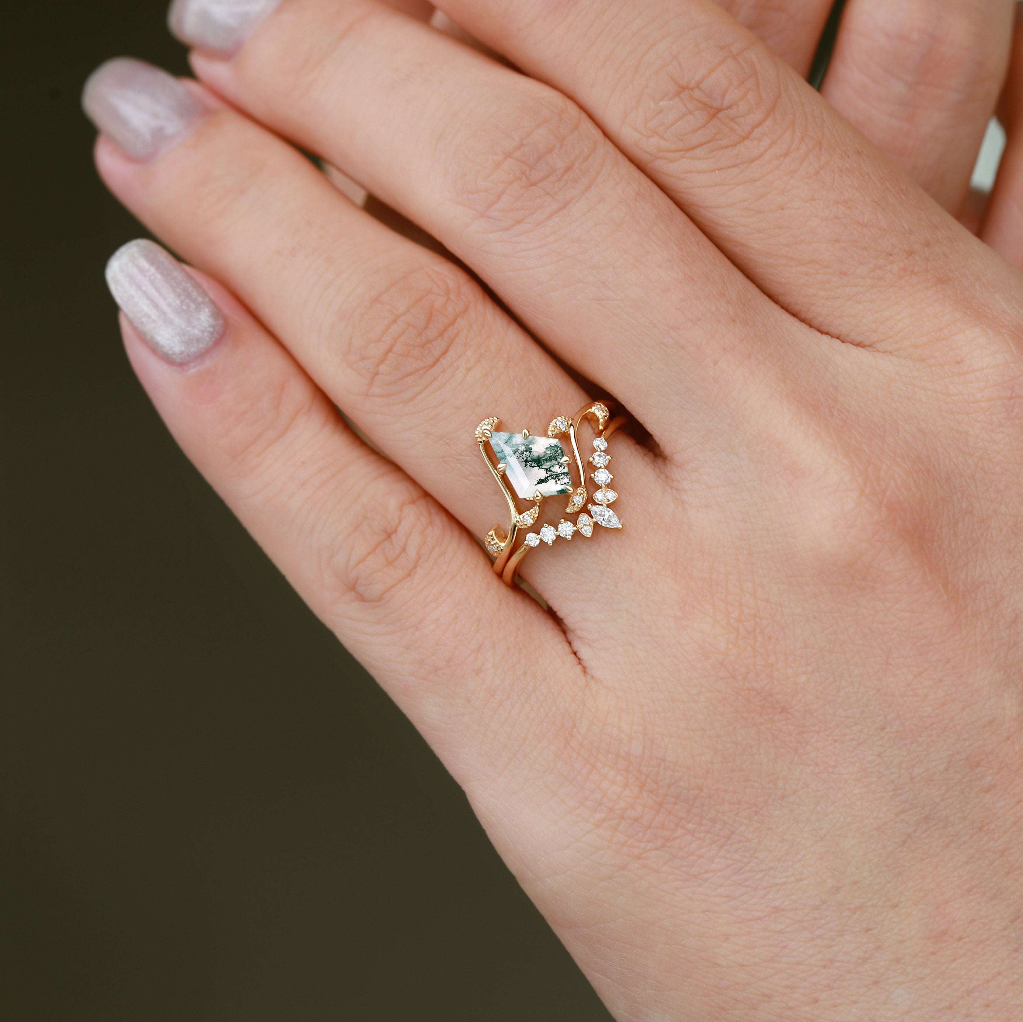 Black Gold Kite Cut Moss Agate Leafy Engagement Ring Set 2pcs - Ivy Vine Design Wedding Band for Women, Perfect for Proposals, Anniversaries & Romantic Occasions