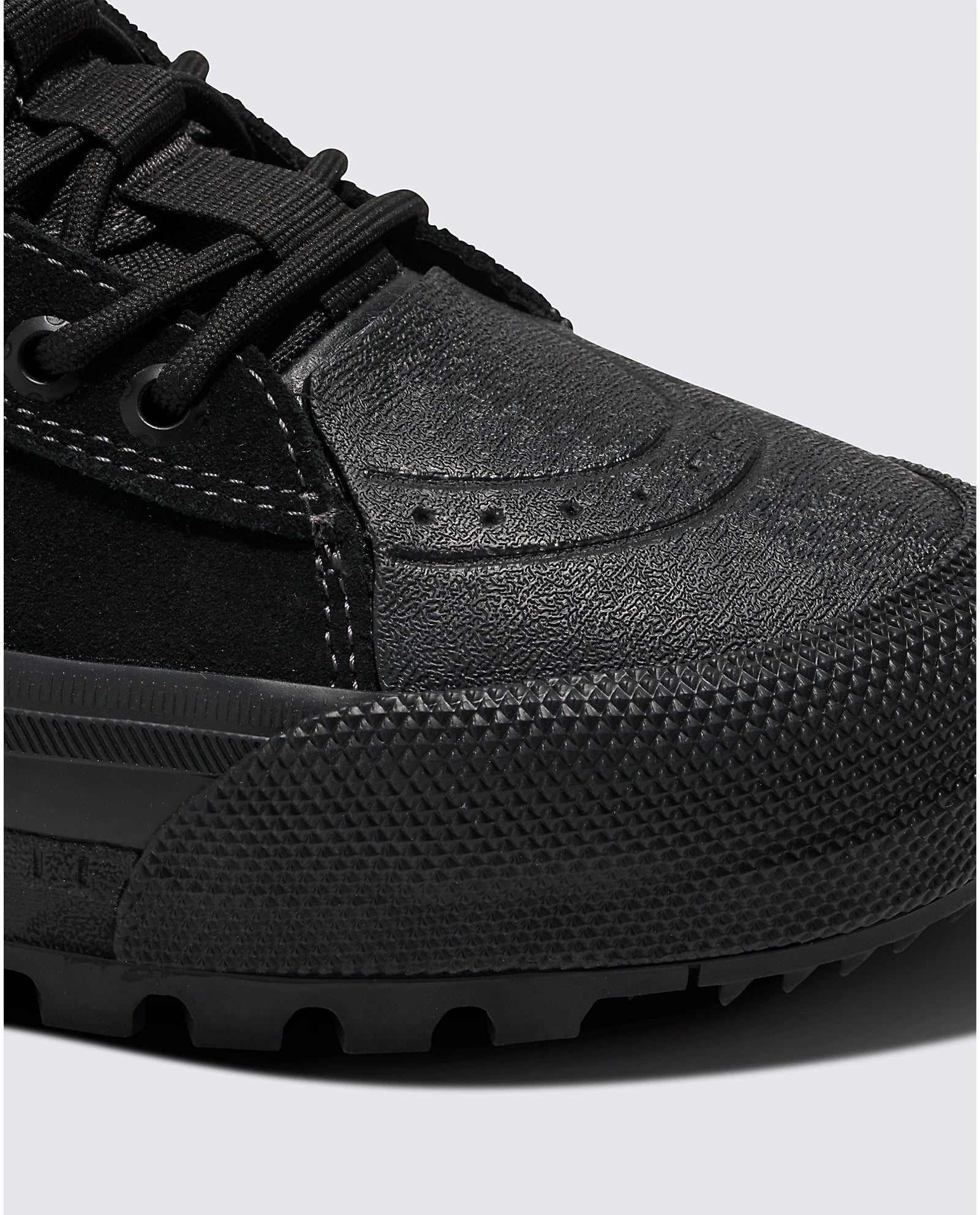 VANS MTE Sk8-Hi GORE-TEX Waterproof Hiking Shoes for Men & Women - Blackout - Durable Outdoor Boots for Hiking, Snow & Winter Adventures