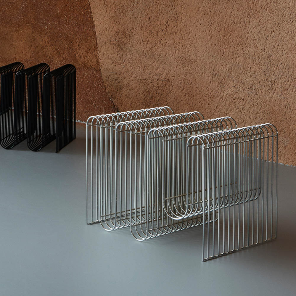 AYTM Curva Metal Magazine Holder Rack - Silver | Modern Magazine Organizer for Living Room, Office & Bookshelf Decor