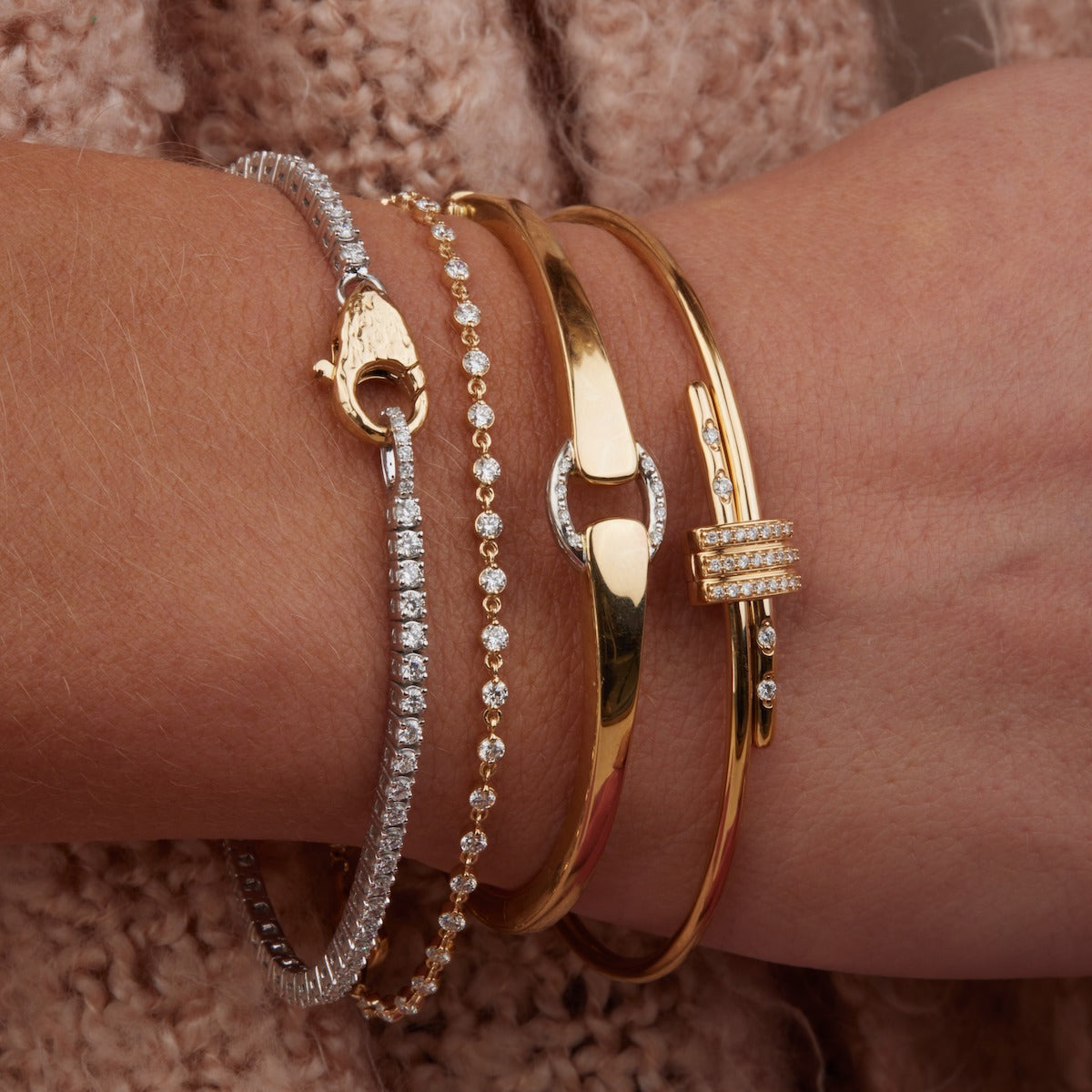 Elegant Two-Tone Diamond Buckle Bracelet for Women - Perfect for Weddings, Parties & Special Occasions