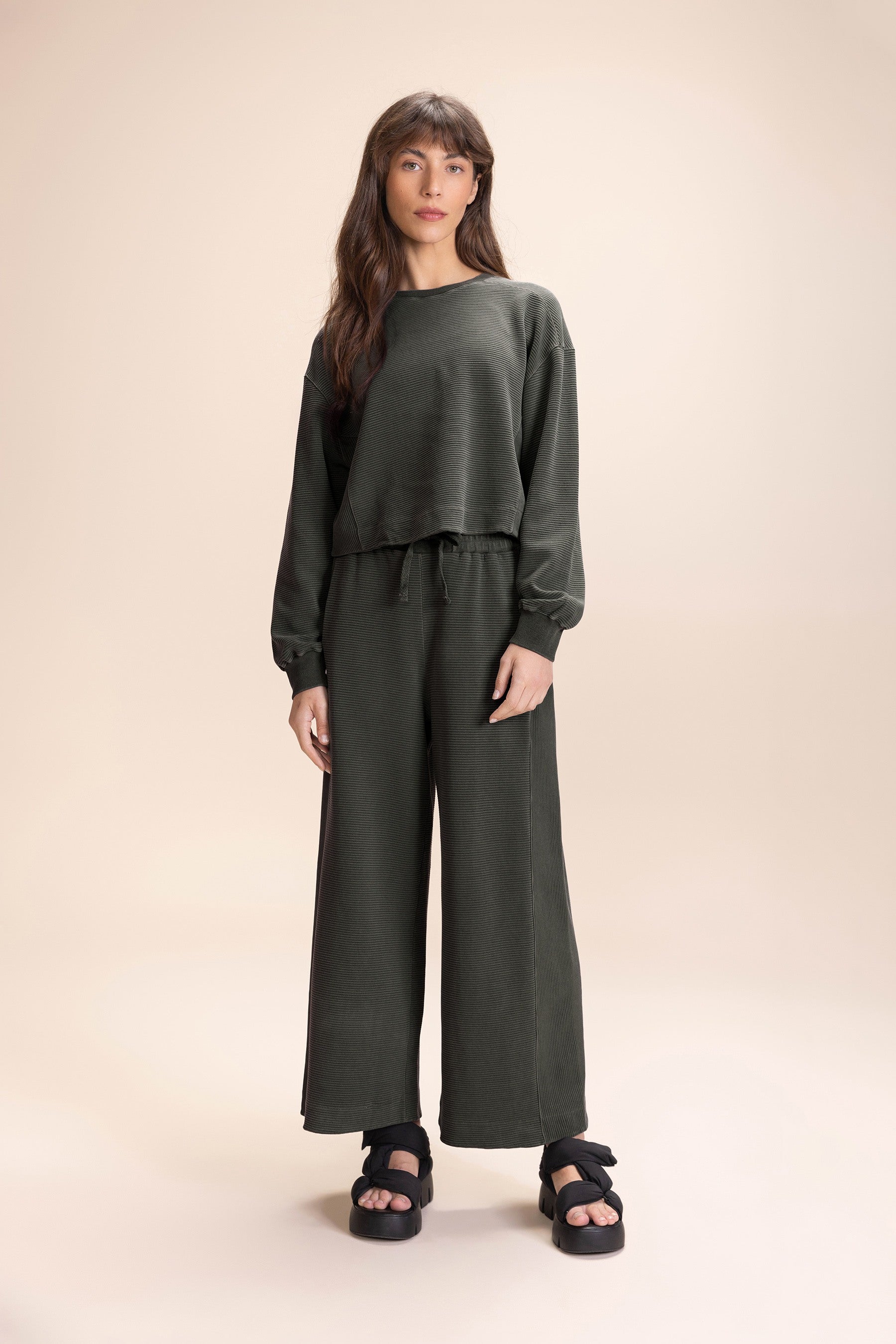 Stylish Ribbed Washed Crop Pants for Women - High Waist Comfortable Lounge Pants - Perfect for Yoga, Workout & Casual Wear