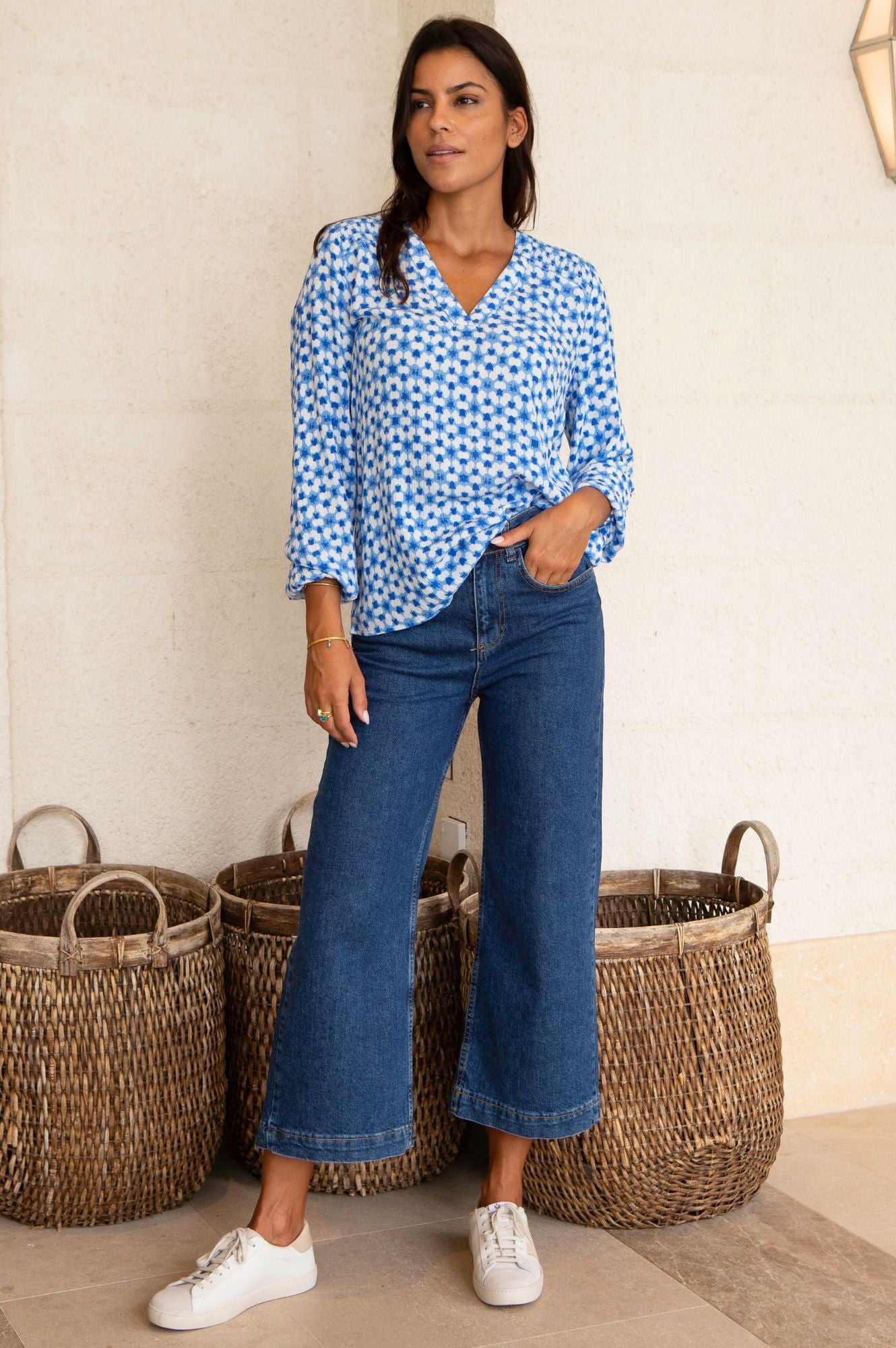 Stylish Denim Wide Leg Crop Jeans for Women - High Waisted Distressed Wash | Perfect for Casual Outfits & Streetwear Fashion