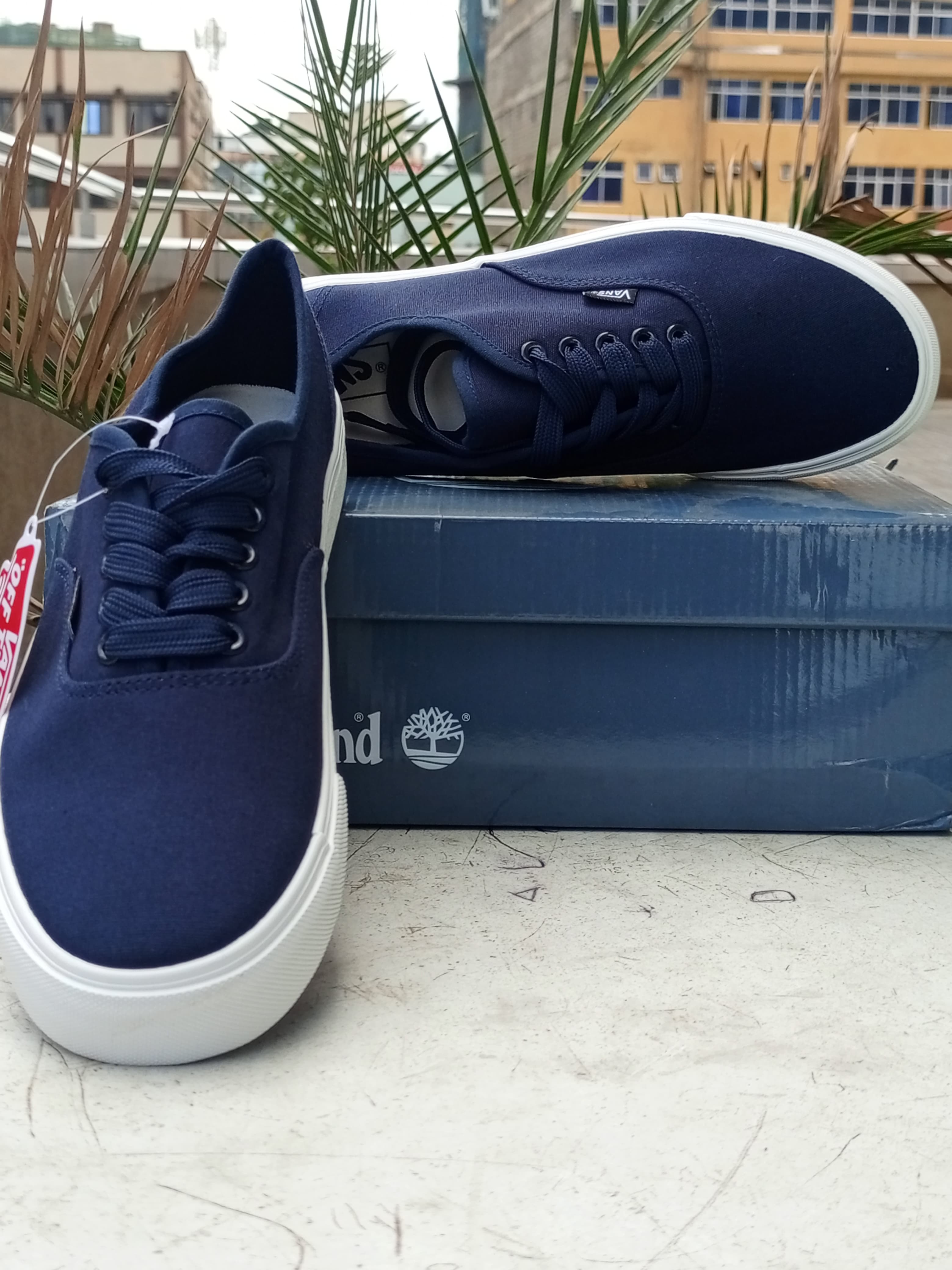 Vans Off The Wall Classic Skate Shoes - Navy Blue | Comfortable Sneakers for Men & Women | Perfect for Skateboarding, Casual Wear & Street Style