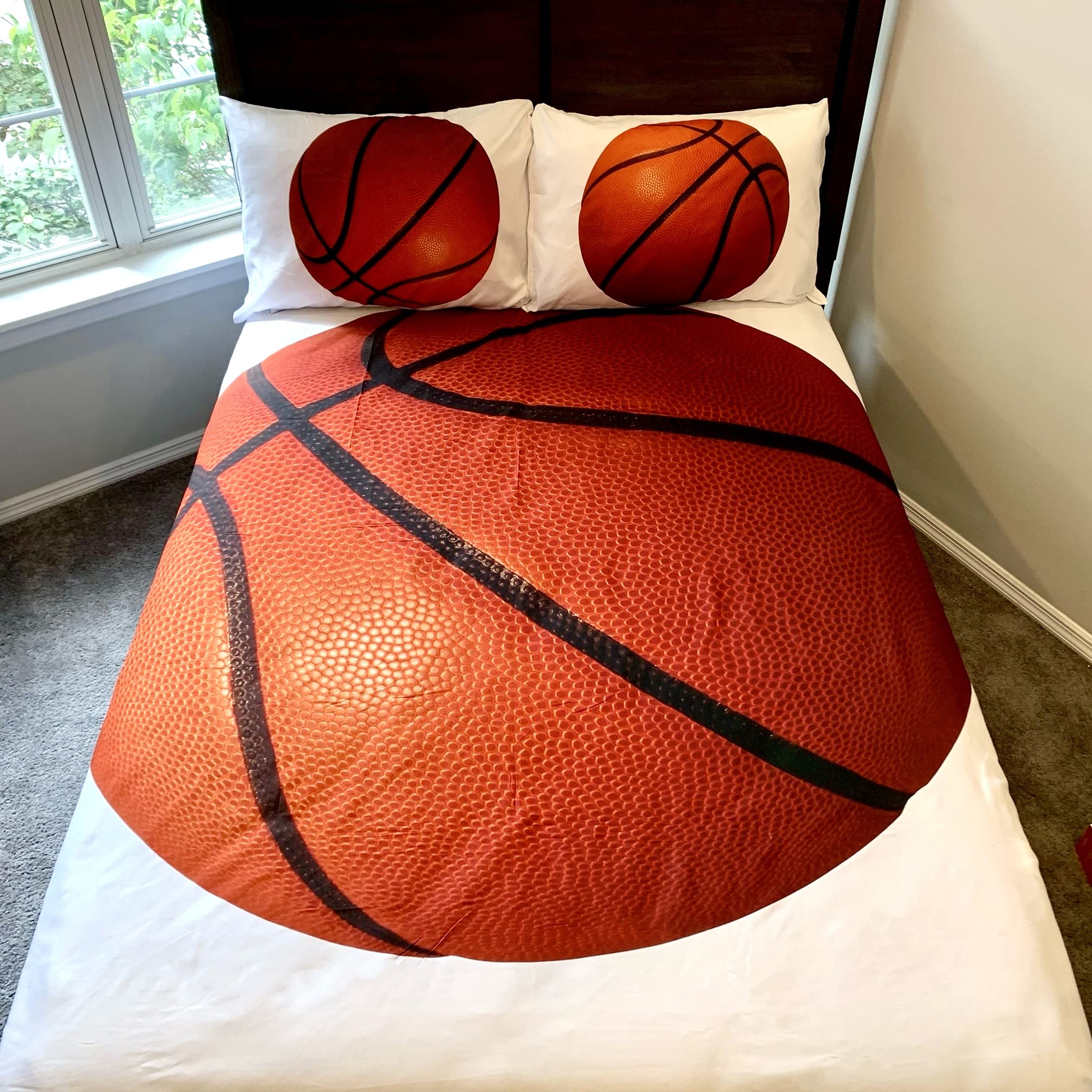 5-Piece Kids Basketball Full Bed Set - Round Comforter, 2 Pillowcases, Sheet Set & Soft Microfiber Flannel Blanket | Perfect for Boys' Bedroom, Sports Theme Decor & Gift for Young Basketball Fans