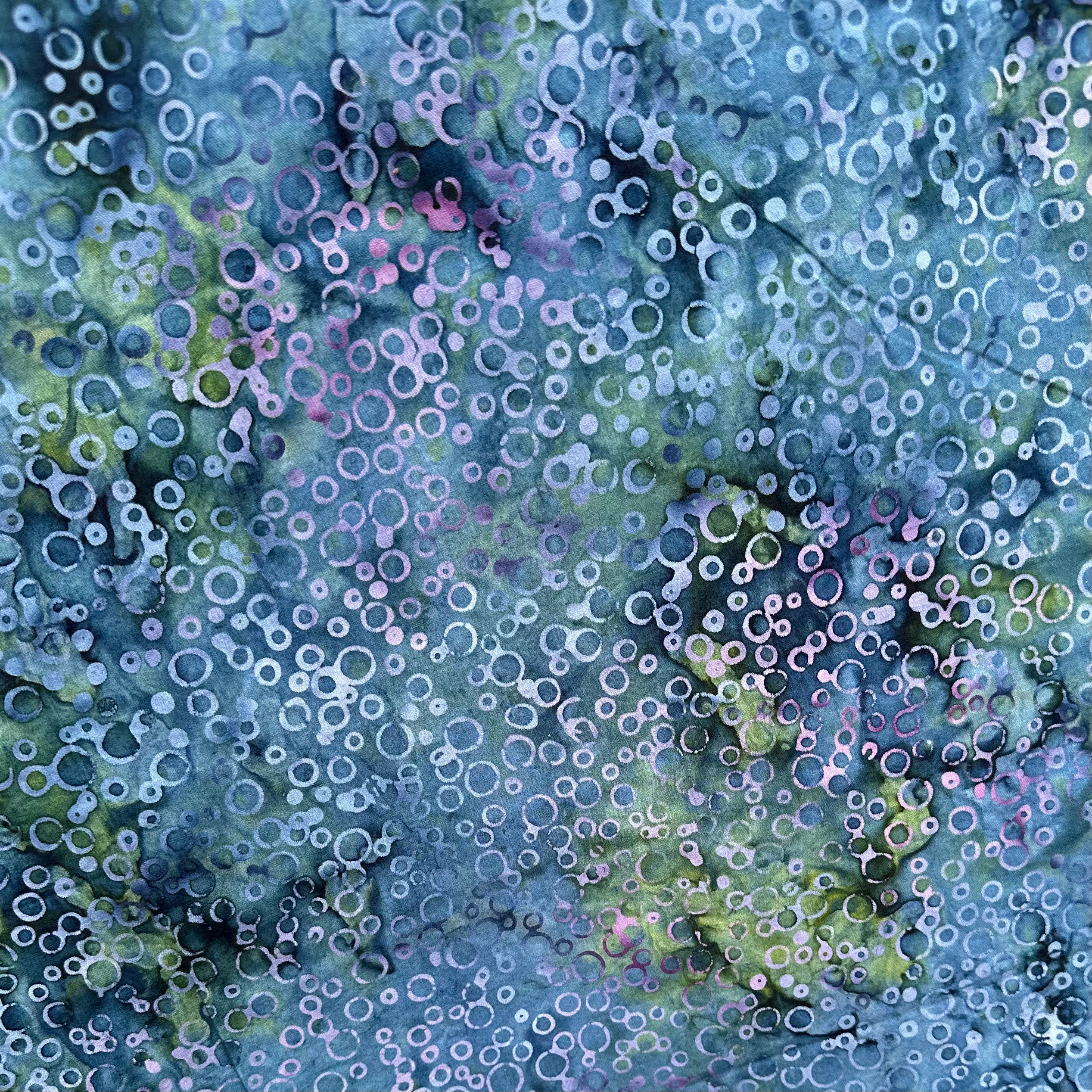 Batik Backing BA108 500 Bubbles Blue Green - Premium Fabric for Quilting, Sewing & DIY Crafts - Perfect for Home Decor, Clothing & Accessories