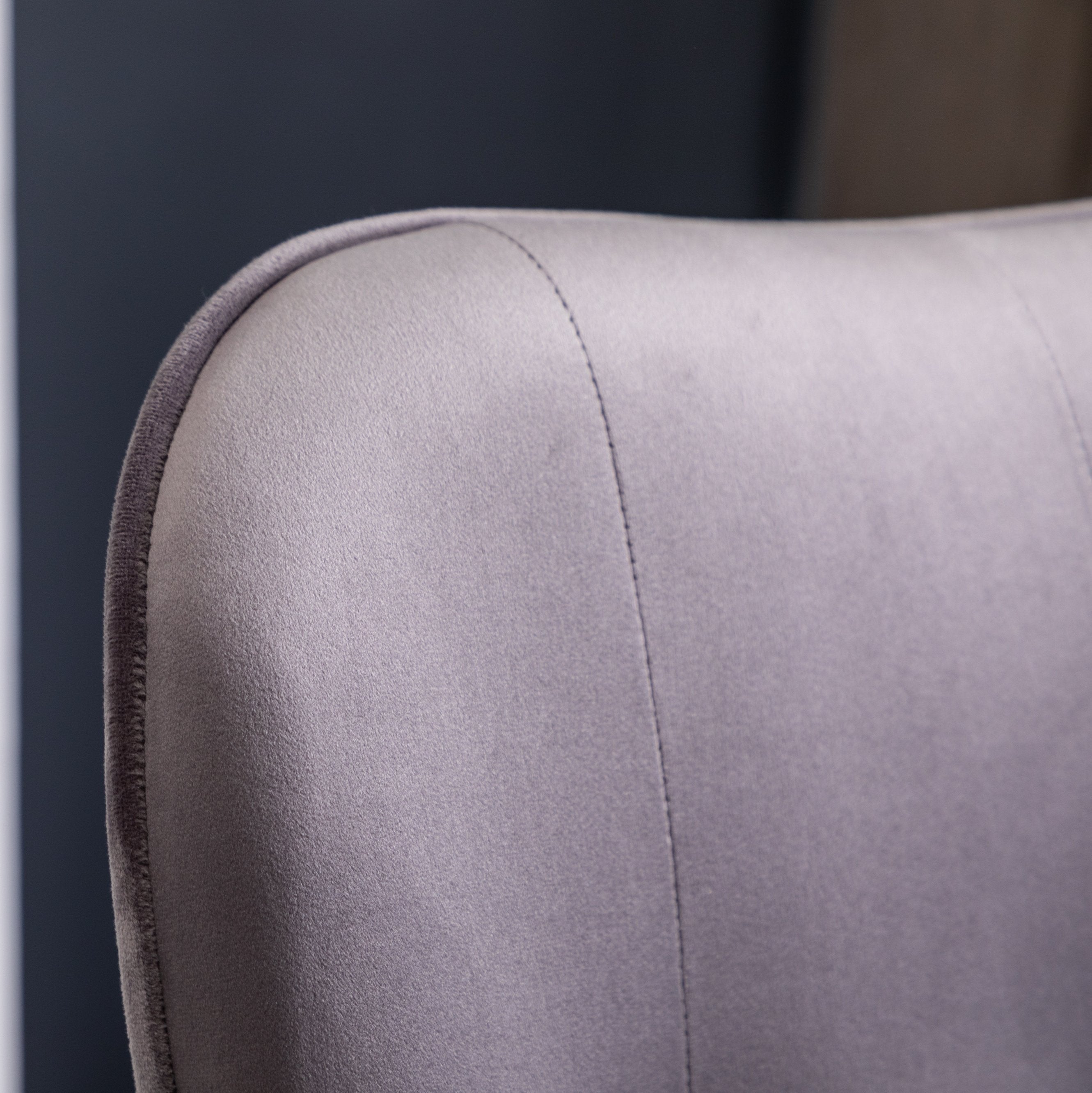 Roundhill Furniture Doarnin Contemporary Silky Velvet Tufted Button Back Accent Chair - Modern Living Room Seating for Home Office, Lounge & Bedroom Decor