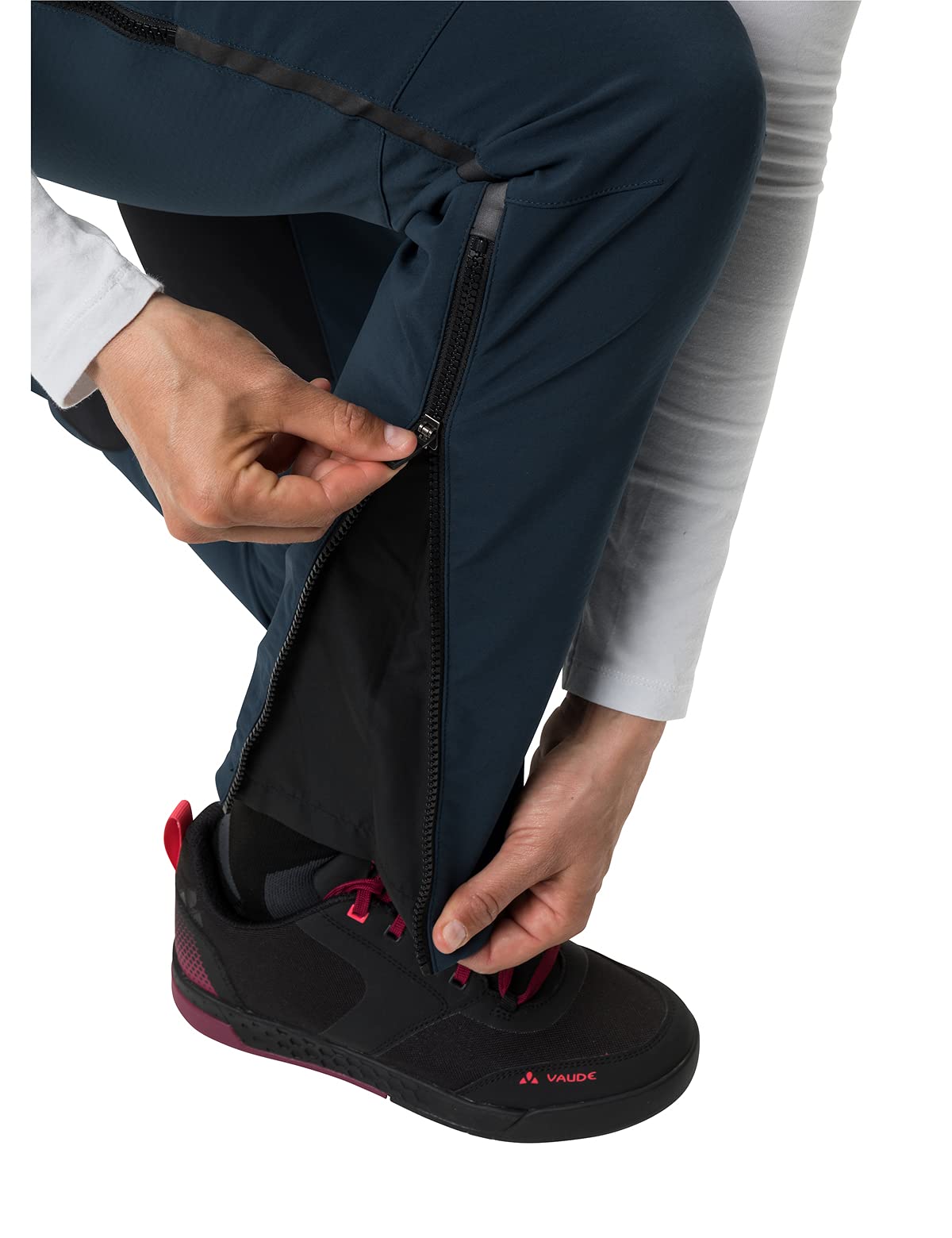 VAUDE Women's Qimsa Softshell Pants II - Waterproof Hiking Trousers for Outdoor Adventures, Travel & Winter Sports