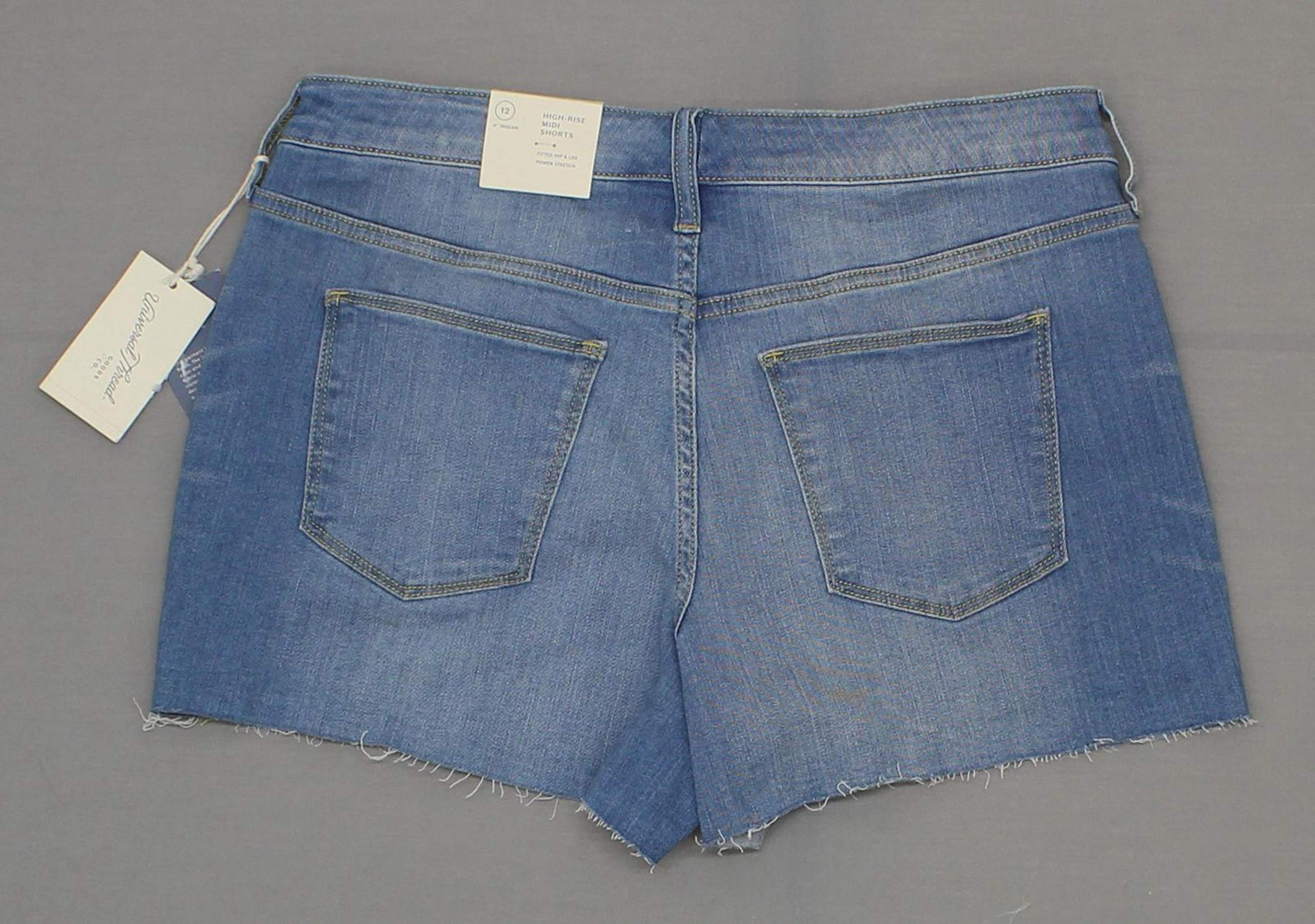 Universal Thread Women's Stretch High-Rise Midi Jean Shorts - Light Denim Blue Size 8 | Comfortable Summer Denim Shorts for Casual Wear, Beach Outings & Weekend Adventures