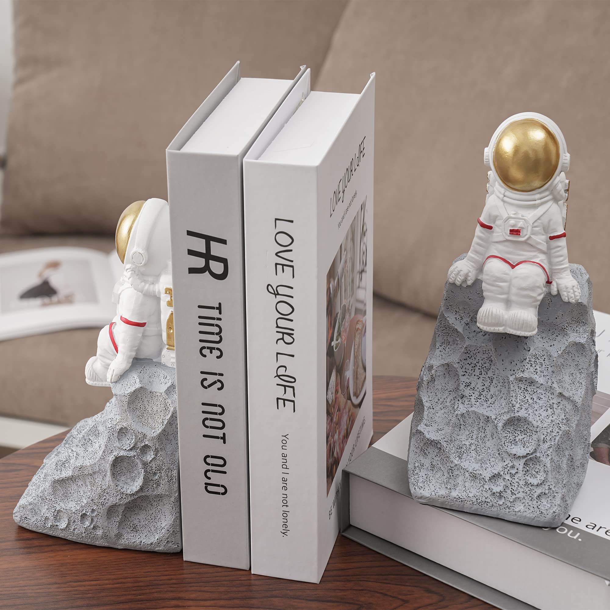 BUTILIVEEN Astronaut Bookends - Space-Themed Book Holders for Shelves, Desks & Bookcases | Unique Gifts for Space Lovers | Perfect for Kids' Rooms, Office Decor & Sci-Fi Themed Spaces