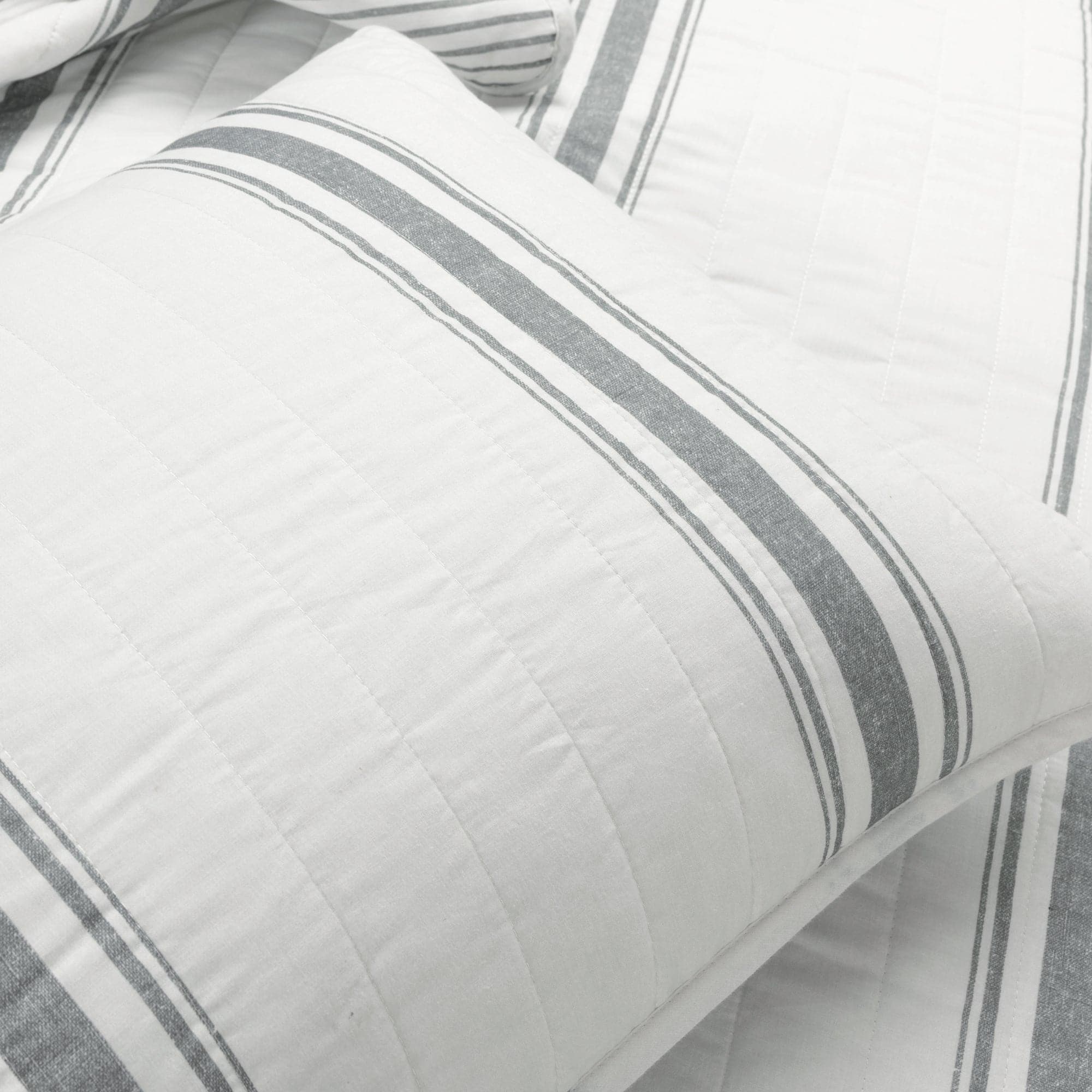 Farmhouse Stripe Reversible Cotton Quilt Set - King Size, Soft & Breathable Bedding for All Seasons - Perfect for Cozy Bedrooms, Guest Rooms & Vacation Homes
