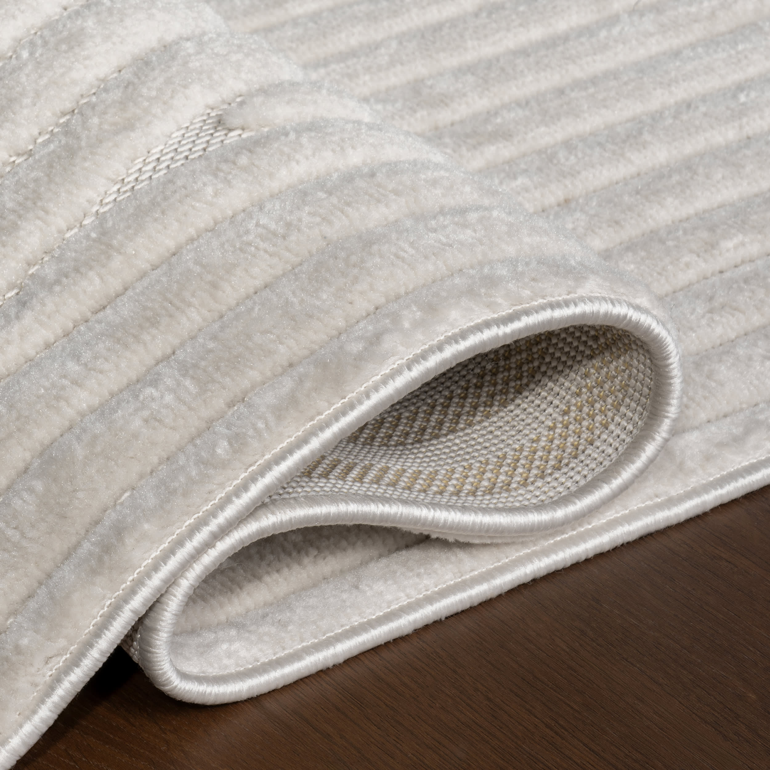 Tana Geometric Indoor/Outdoor Area Rug in Cream - Perfect for Living Room, Patio & Bedroom Decor