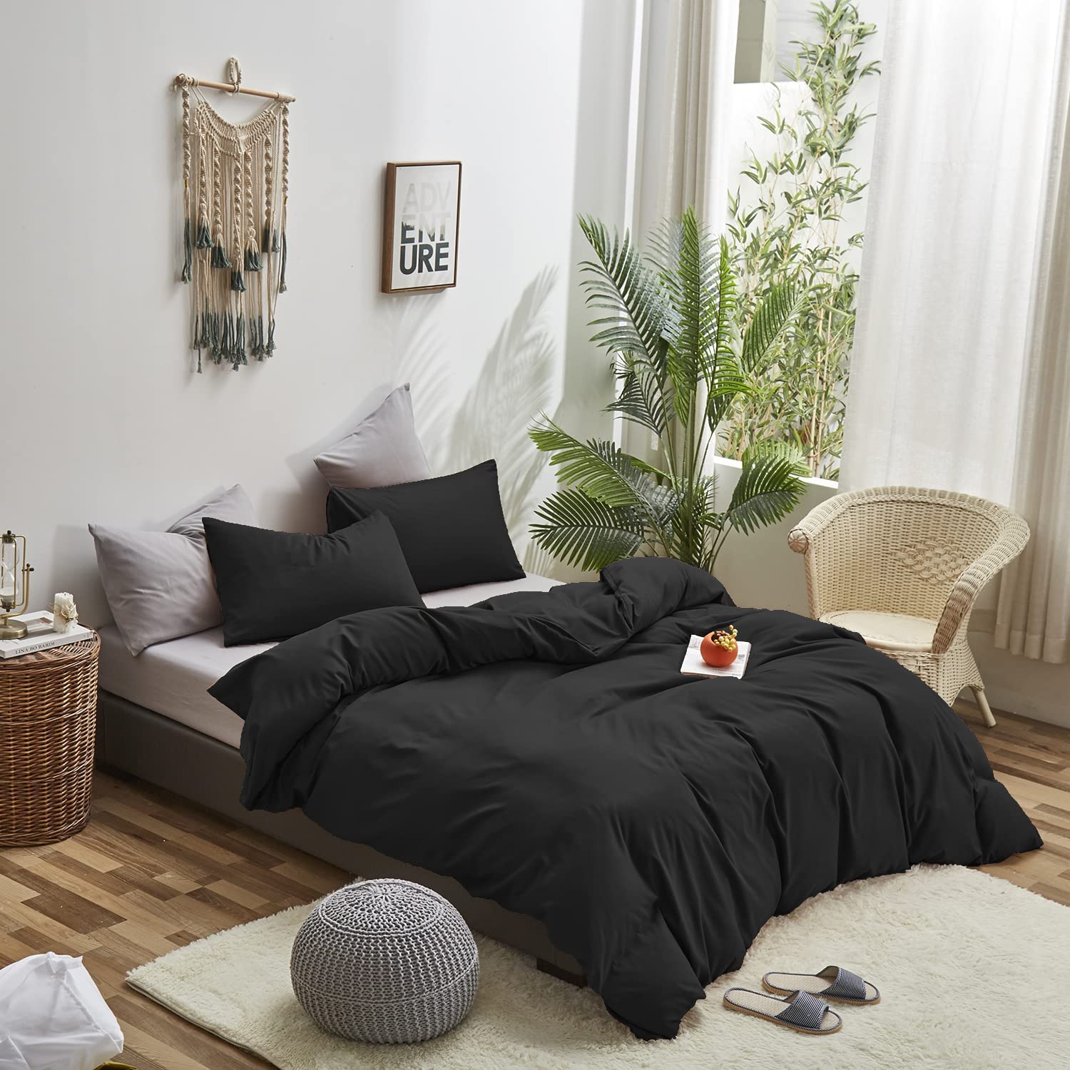 Premium All Black King Size Comforter Set - Ultra Soft & Cozy Bedding for Men & Women - Simple Solid Black Quilted Bedspread - Ideal for Master Bedroom, Guest Room & Dorm - Machine Washable