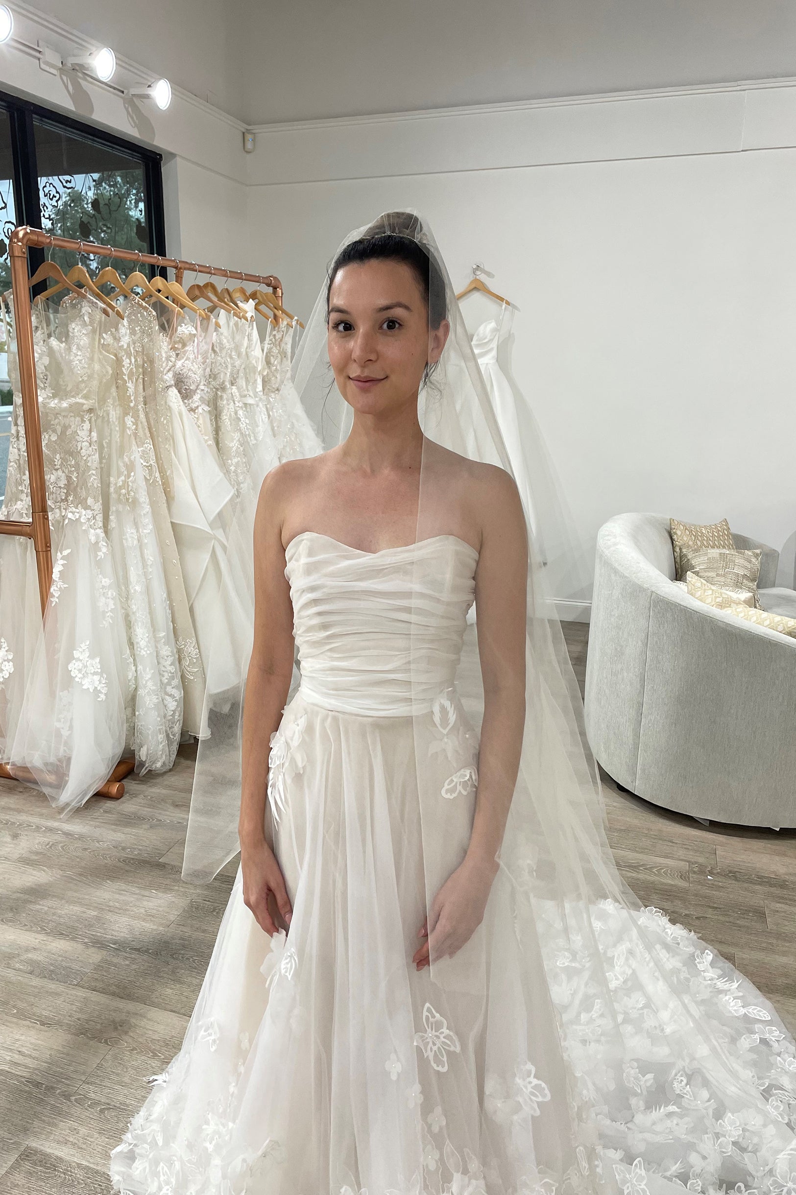 Aura Blusher Illusion Tulle Veil in Ivory - Perfect for Weddings, Bridal Showers & Romantic Photo Shoots
