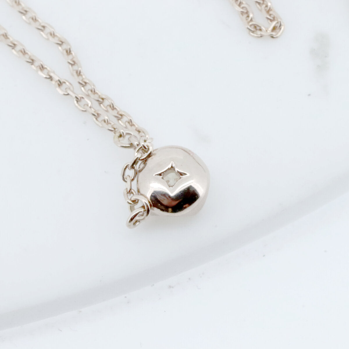 4℃ Diamond 18K White Gold Necklace for Women - Elegant Pendant Jewelry Gift for Anniversary, Wedding & Special Occasions