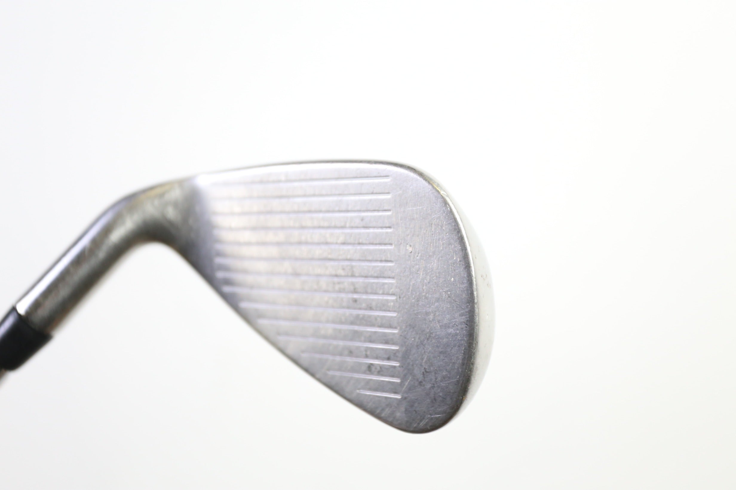 Used Callaway X Hot Single 9 Iron Right Handed Stiff Flex Golf Club - Perfect for Right-Handed Golfers Seeking Distance and Accuracy on the Course
