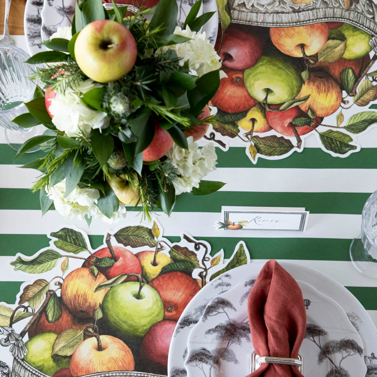 Premium Die-Cut Apple Arrangement Placemat - Elegant Table Decor for Fall, Thanksgiving & Holiday Dining - Perfect for Seasonal Centerpieces and Party Table Settings