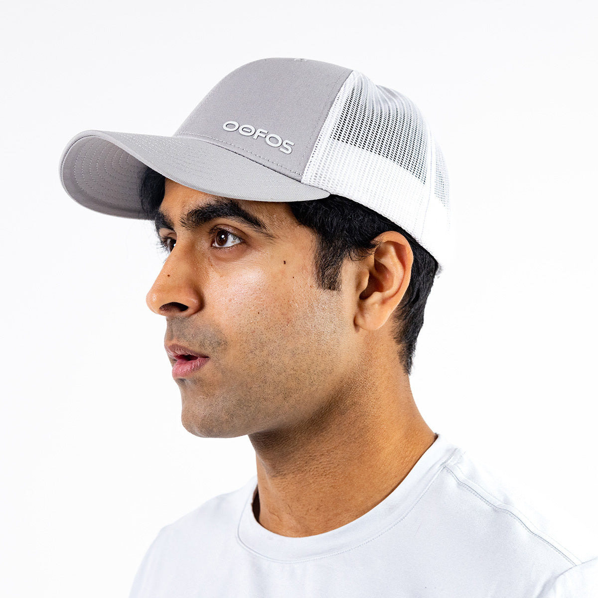OOsnap Unisex Baseball Cap - White & Gray Adjustable Snapback Hat for Men & Women | Perfect for Outdoor Sports, Casual Wear & Street Fashion