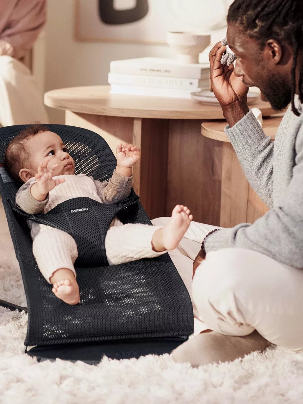 BabyBjorn Bouncer Bliss - Premium Baby Bouncer with Black Frame & Breathable Mesh Seat - Perfect for Newborns & Infants - Ideal for Nursery, Living Room & Travel Use