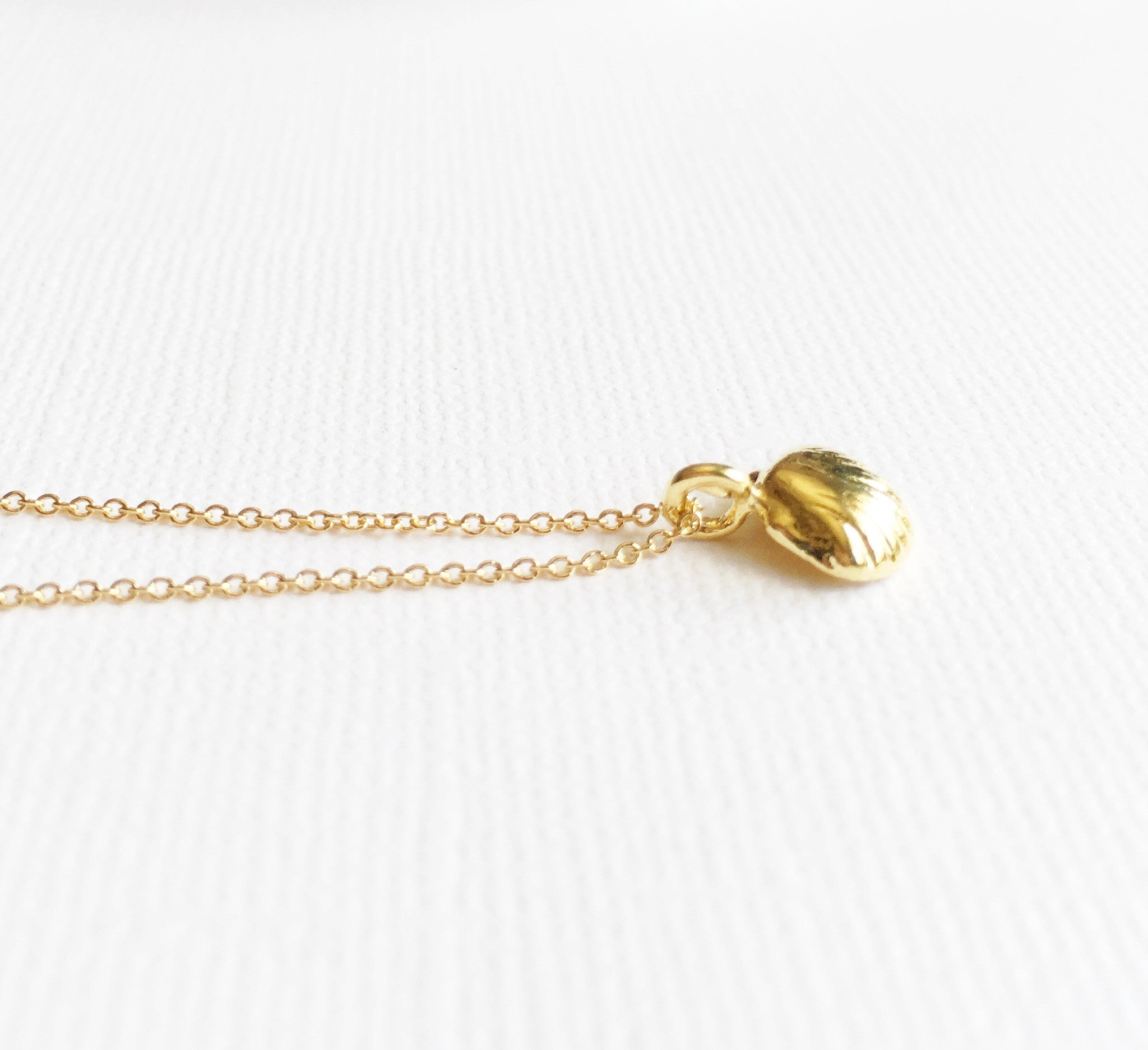 Lili Sea Shell Necklace (N218) - Elegant Beach Jewelry for Women, Perfect for Summer Outfits & Vacation Accessories