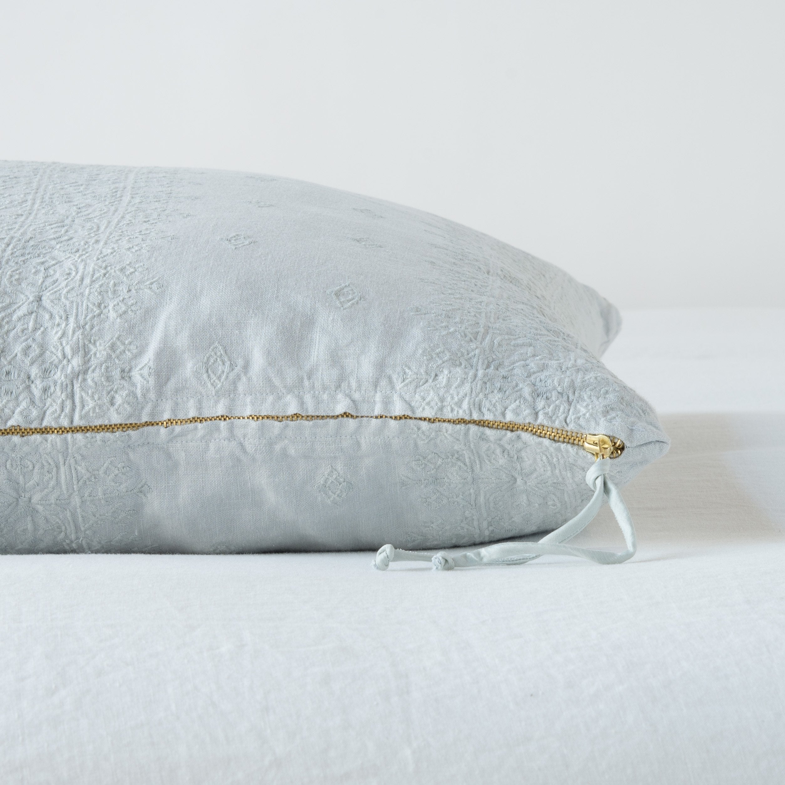 Stylish Ines Throw Pillow - Soft Decorative Cushion for Sofa, Bed & Home Decor - Perfect for Living Room, Bedroom & Dorm Comfort