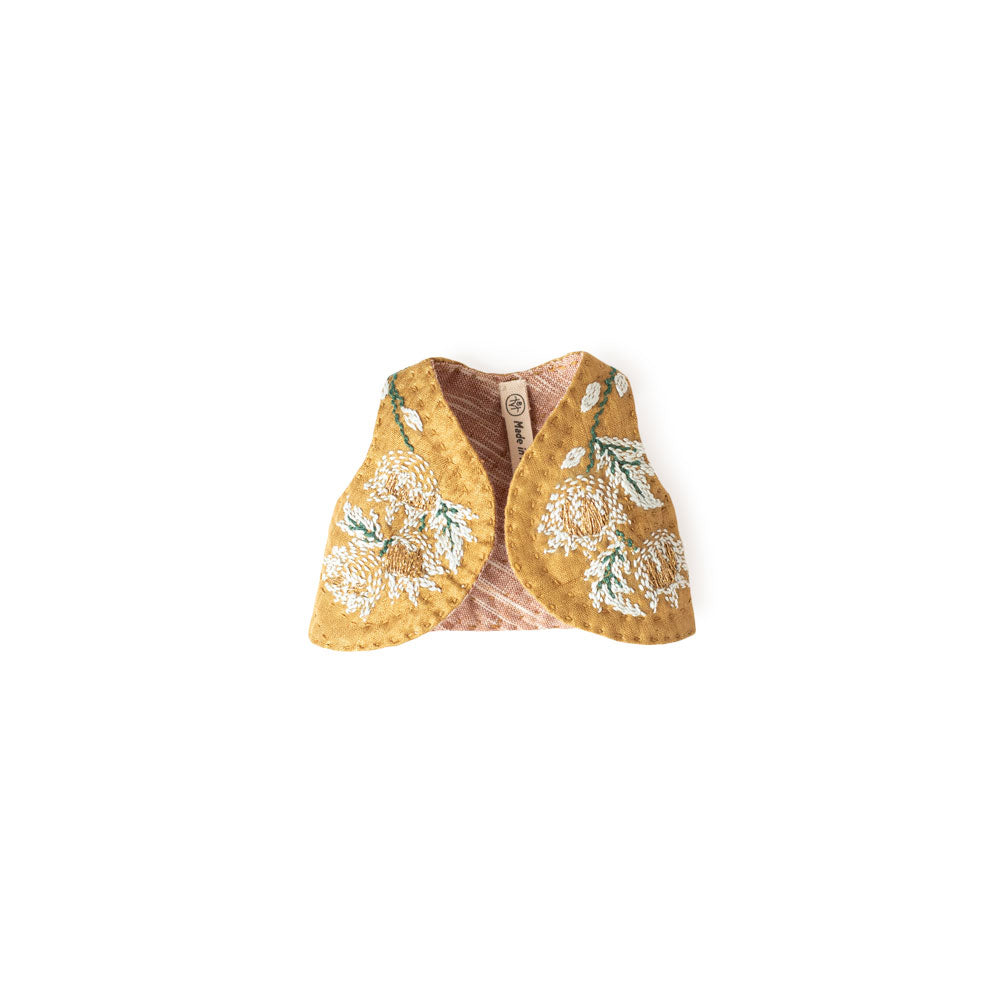 Golden Hazelnut Doll Vest - Soft & Stylish Outfit for 18