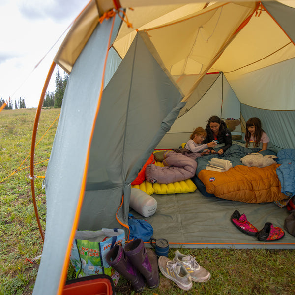 Big Agnes Bunk House 6-Person Camping Tent - Lightweight, Spacious Family Tent for Outdoor Adventures | Perfect for Camping, Hiking & Backpacking Trips