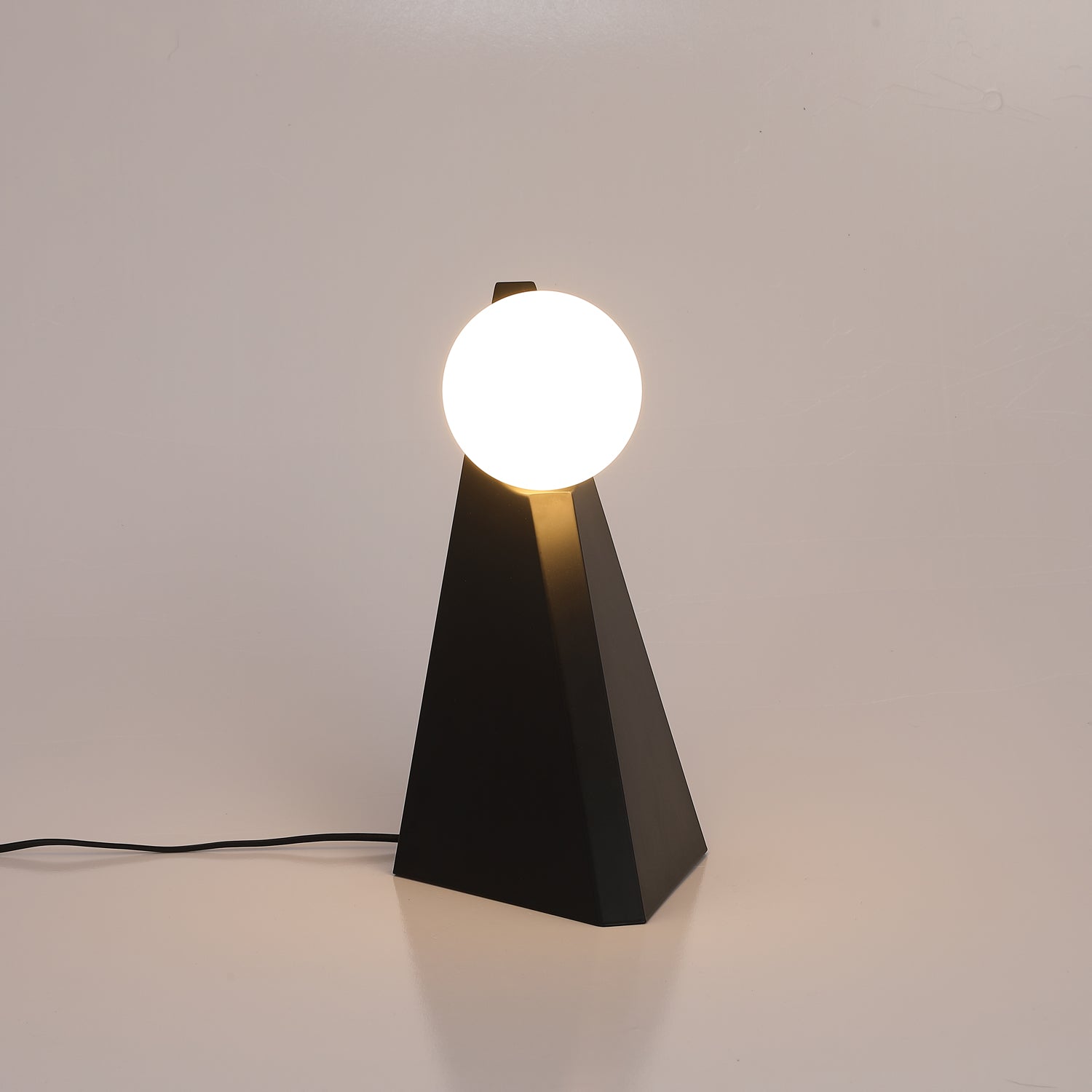 Elegant Noir Roy Table Lamp - Modern Bedside & Living Room Lighting for Home Decor